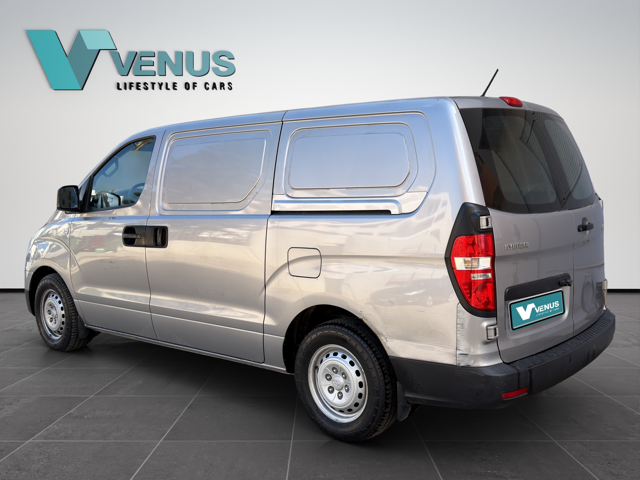 Hyundai H1 2.5 CRDi Van Diesel Grey 2016  - 3