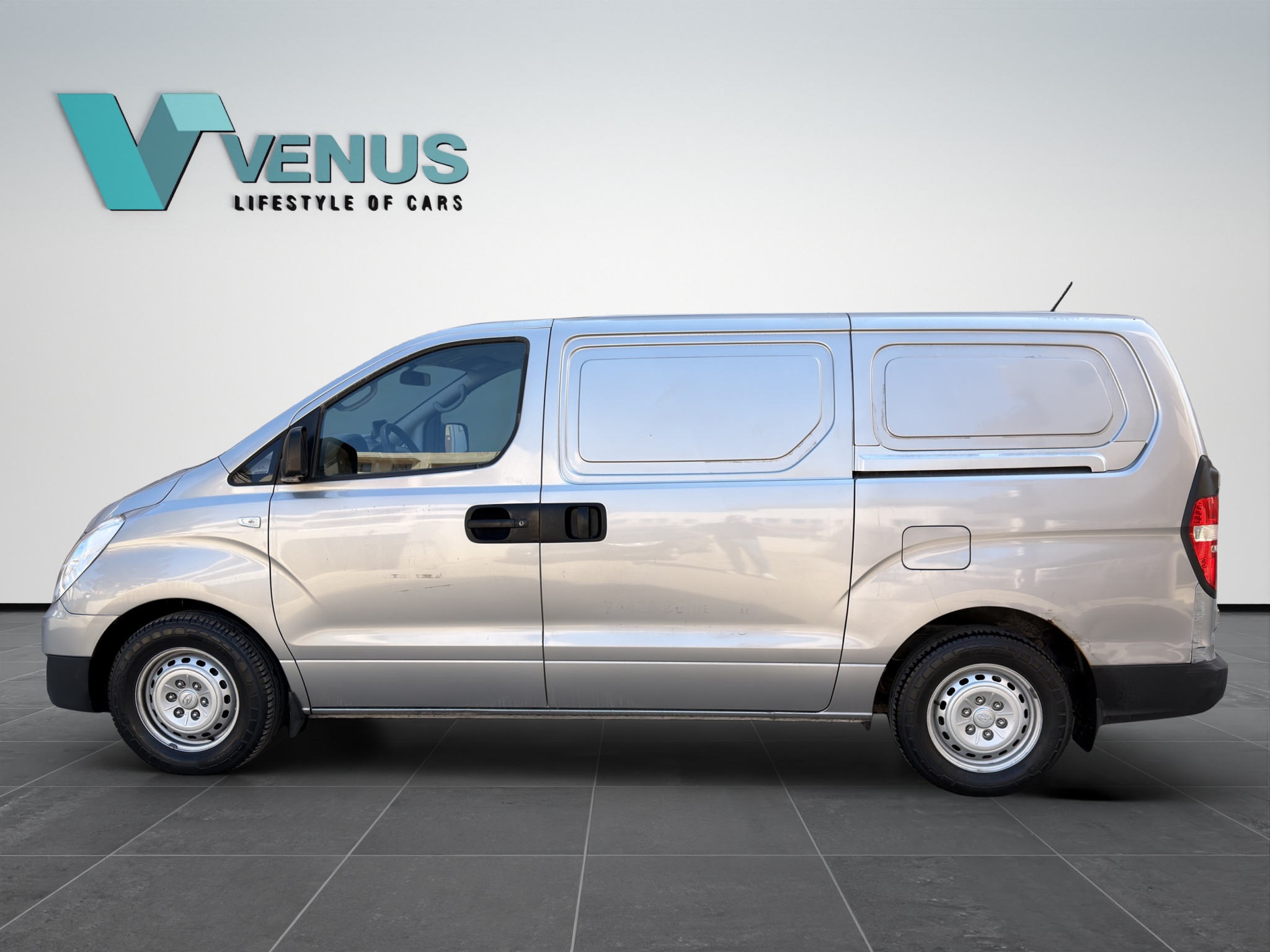 Hyundai H1 2.5 CRDi Van Diesel Grey 2016  - 8