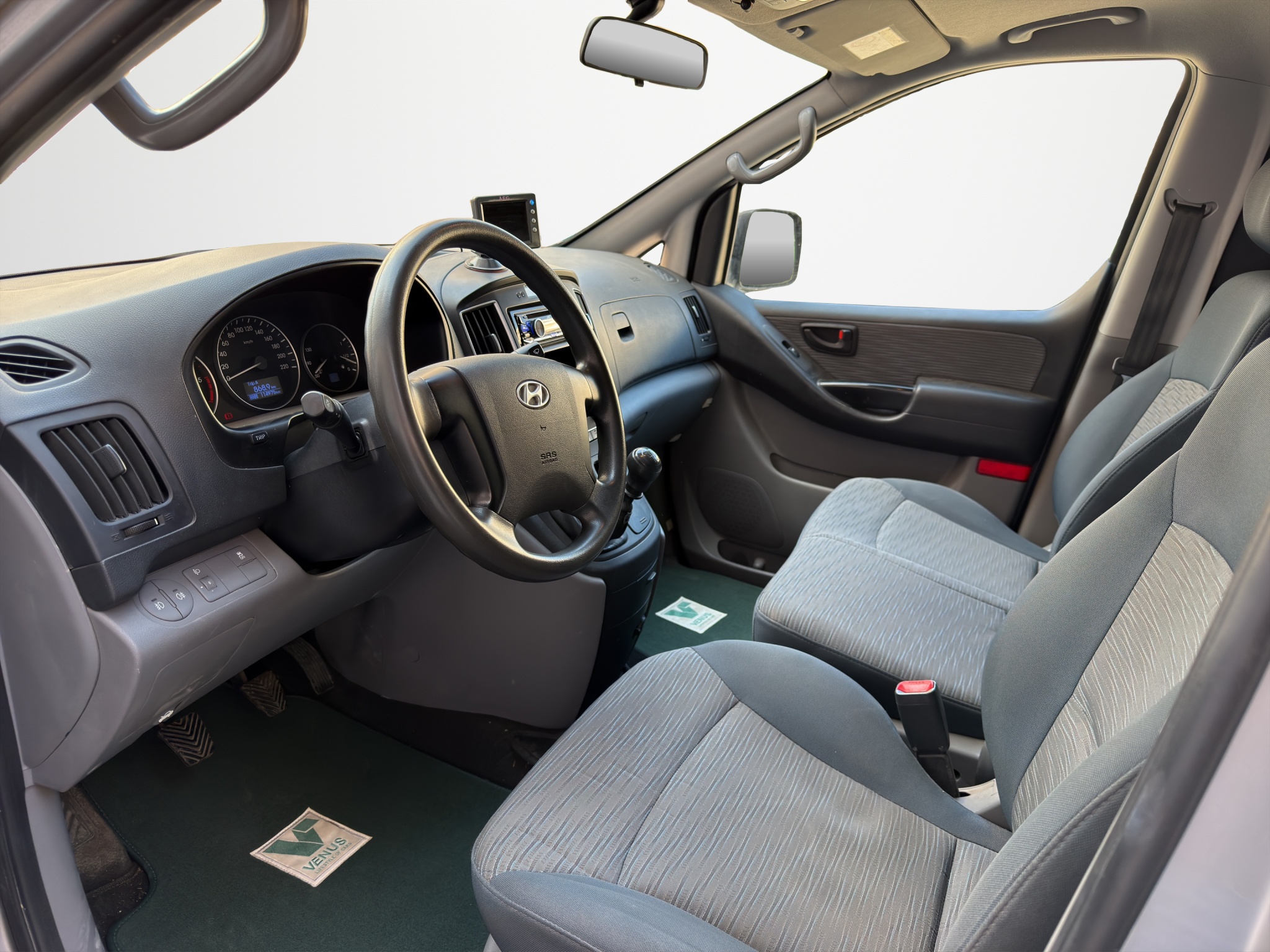 Hyundai H1 2.5 CRDi Van Diesel Grey 2016  - 11