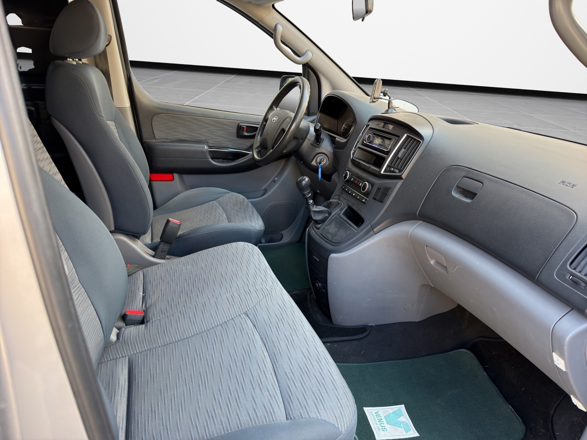 Hyundai H1 2.5 CRDi Van Diesel Grey 2016  - 18