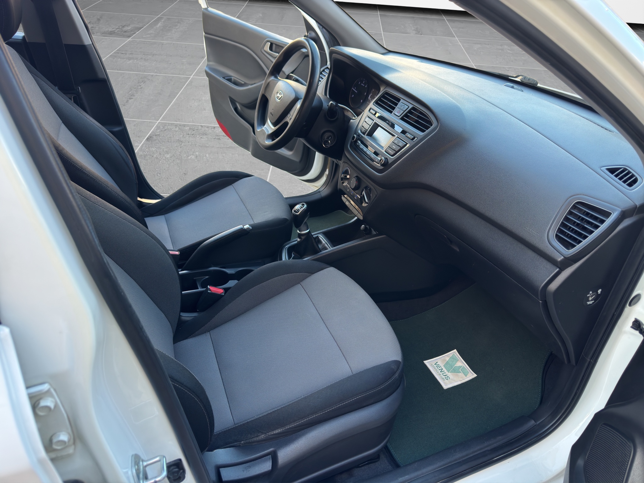 Hyundai i20 1.1 CRDi Diesel 2017 - 18