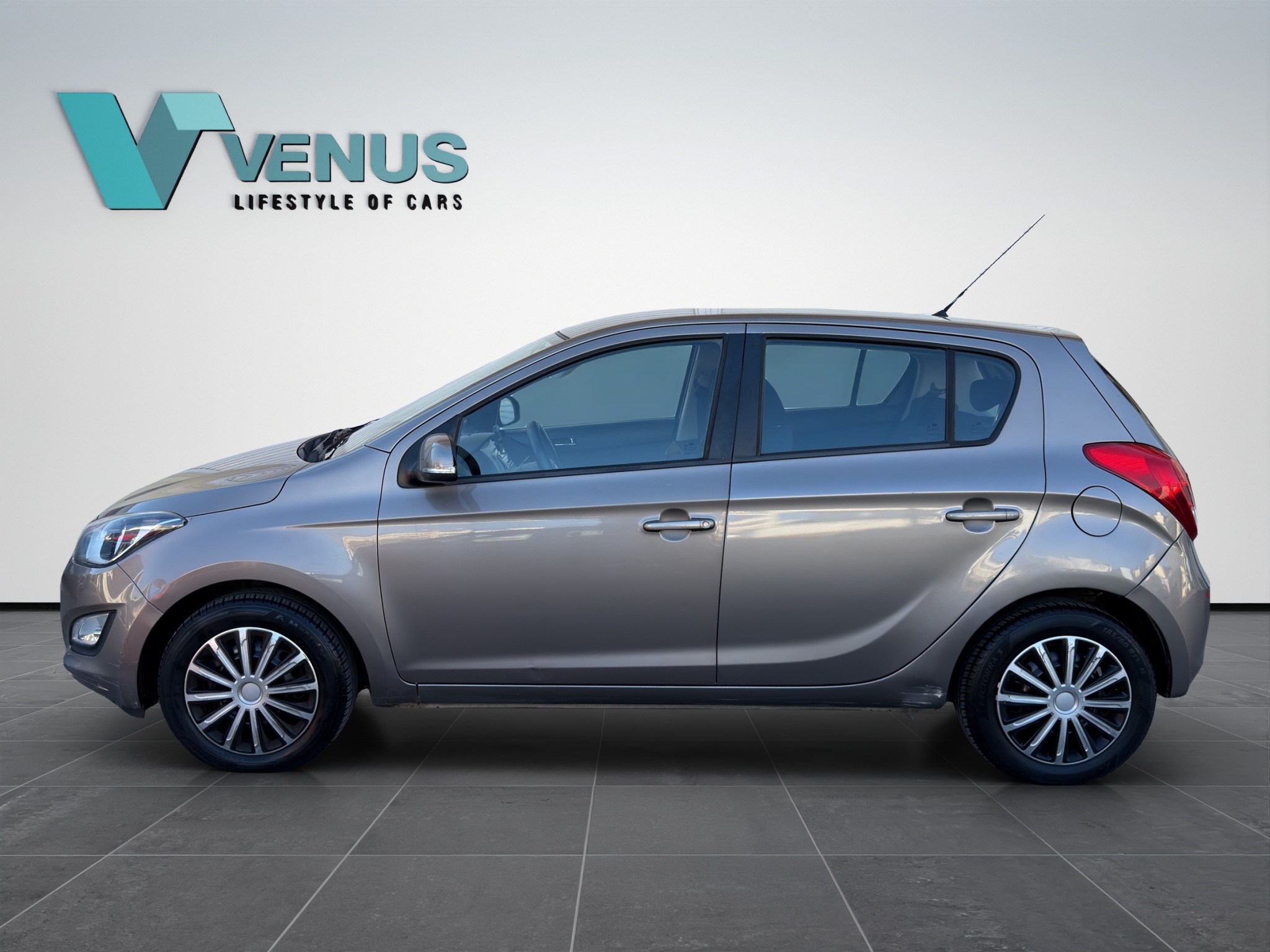 Hyundai i20 CRDI Diesel 2013 - 8
