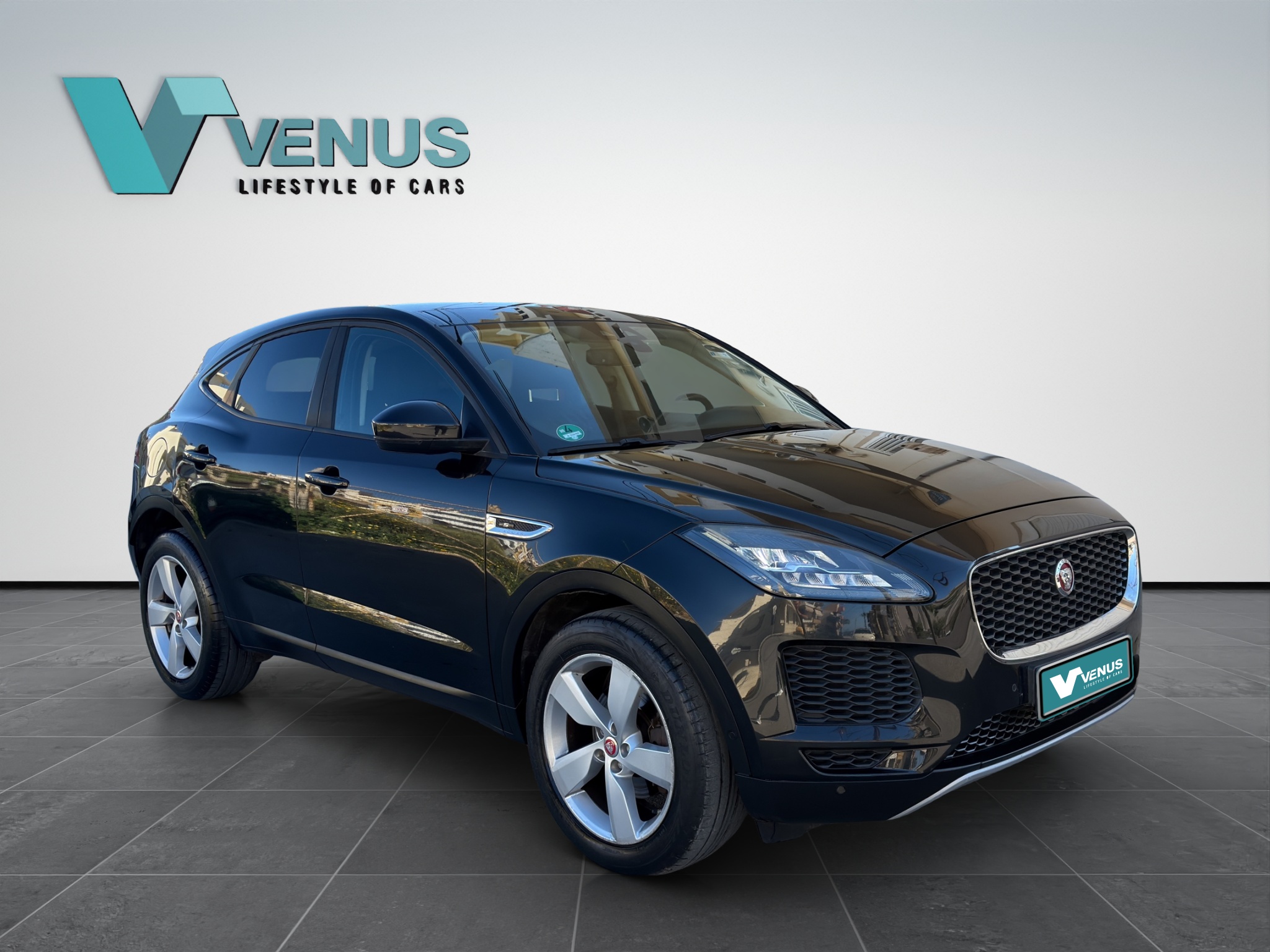 Jaguar E-PACE R-Dynamic 180 4χ4 SE Sport Edition Panorama Automatic Diesel 2018 - 2