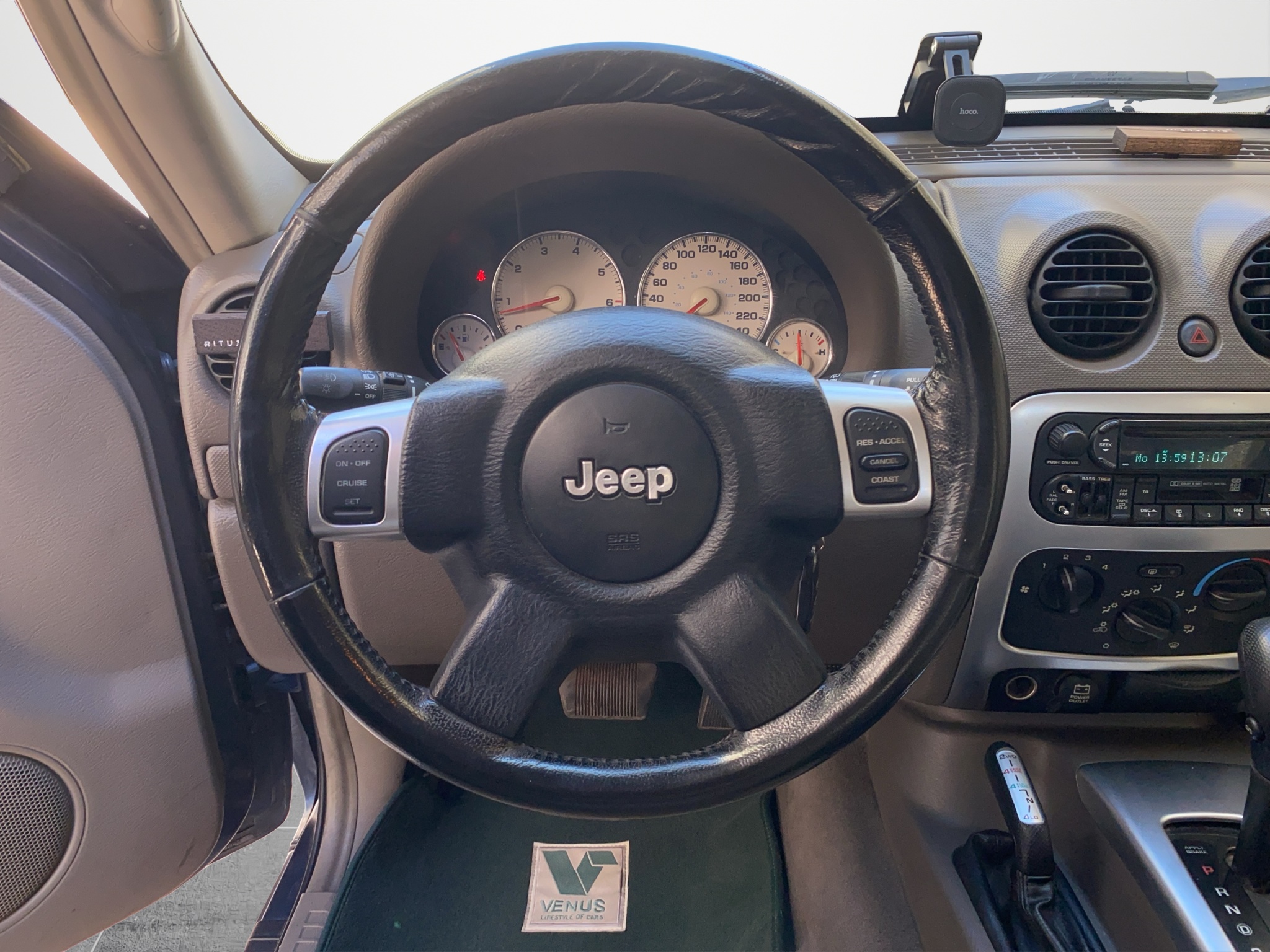Jeep Cherokee V6 3.7 Automatic 4x4 2002 - 12