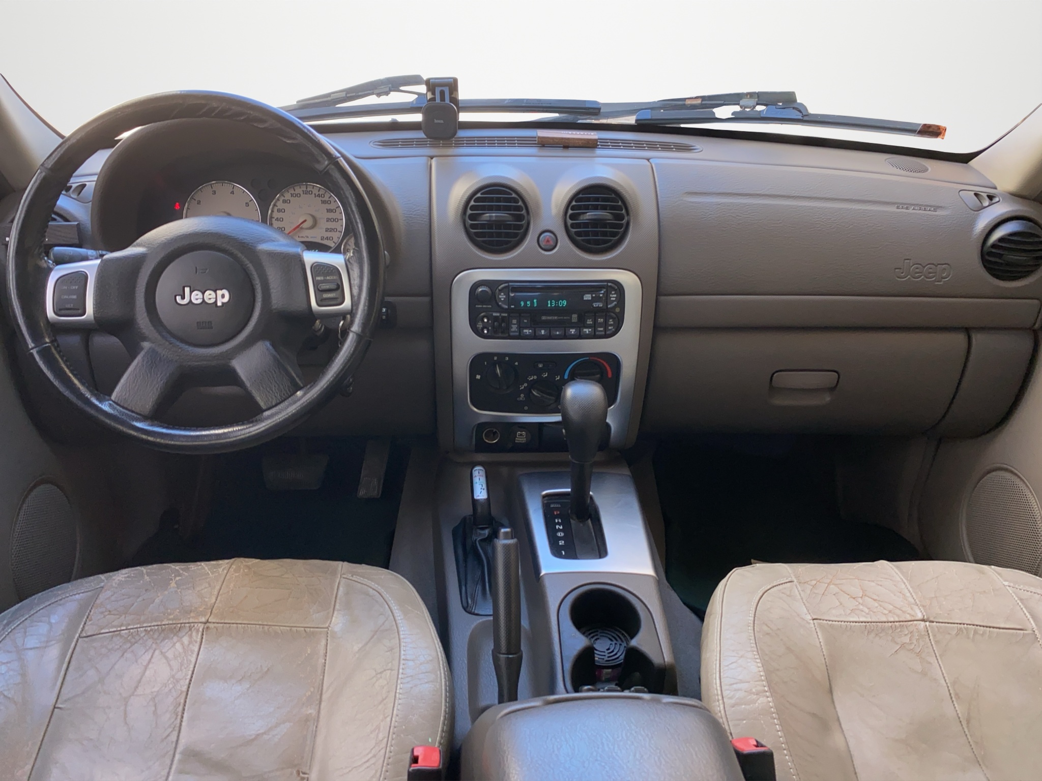 Jeep Cherokee V6 3.7 Automatic 4x4 2002 - 16