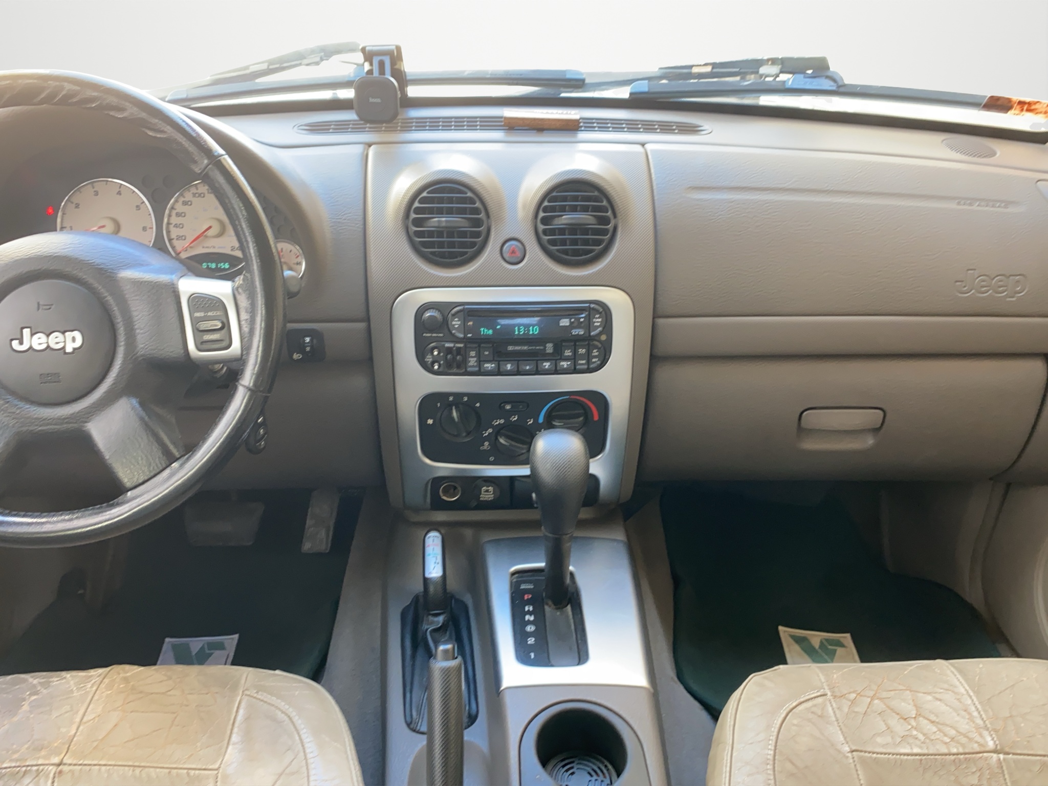 Jeep Cherokee V6 3.7 Automatic 4x4 2002 - 17