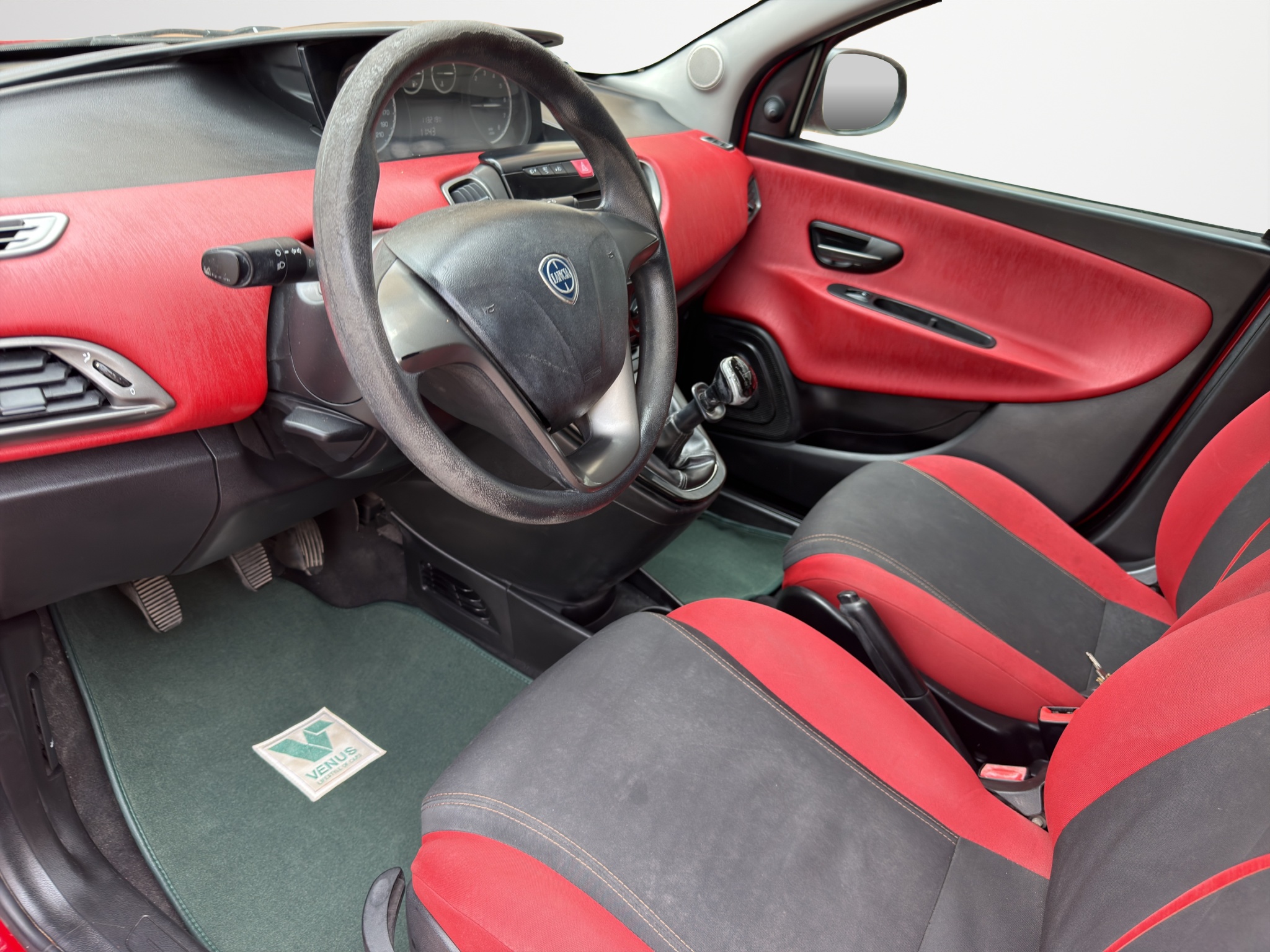 Lancia Ypsilon 1.2 2013 - 18