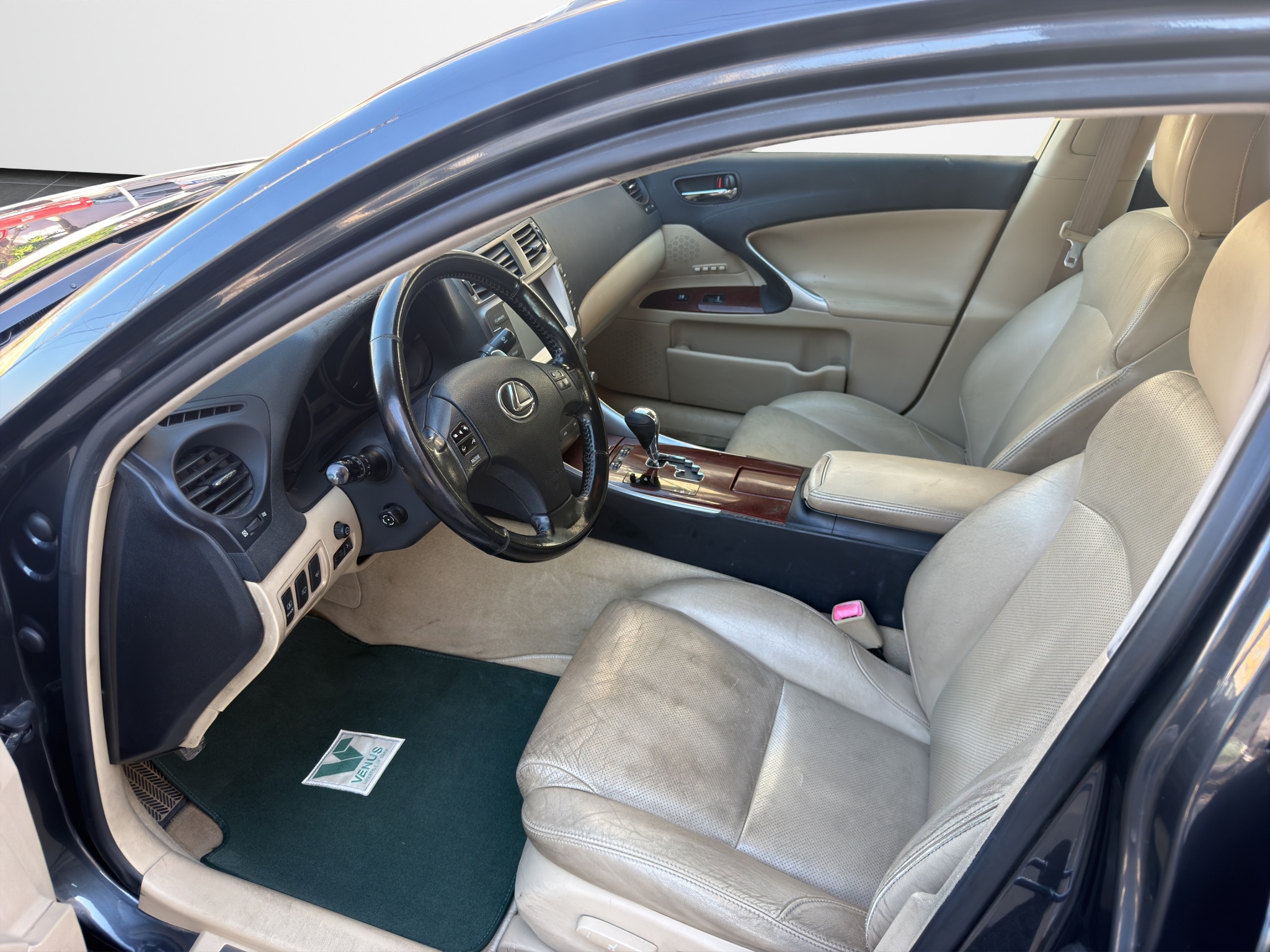 Lexus IS250 Limo Edition 2.5 V6 Automatic 2006 - 11