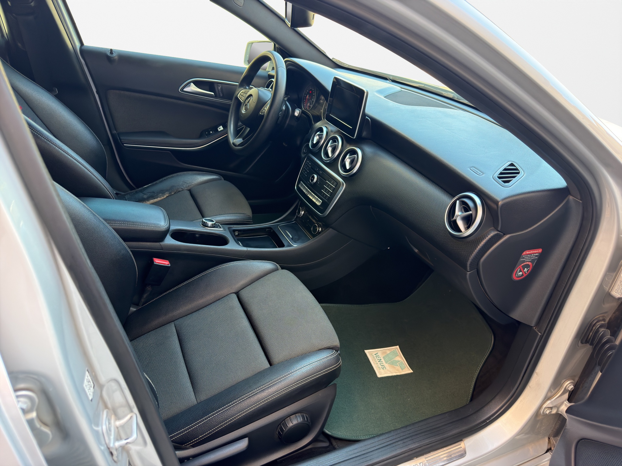 Mercedes-Benz A180 d Automatic 2016 - 19