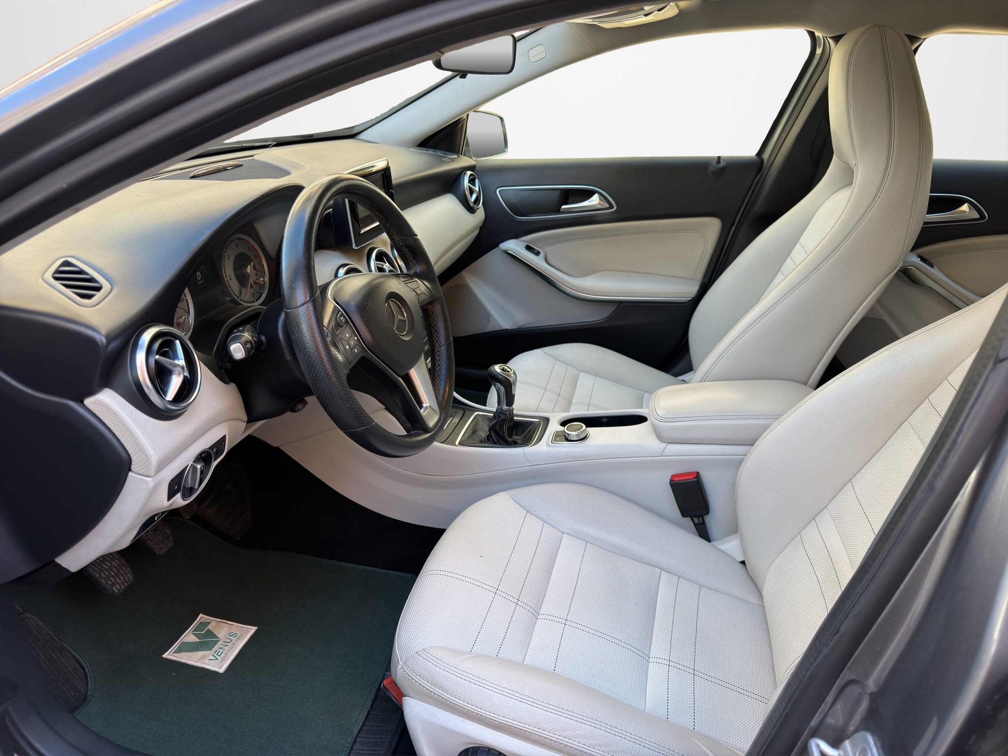 Mercedes-Benz A180 CDI Diesel 2013 - 11