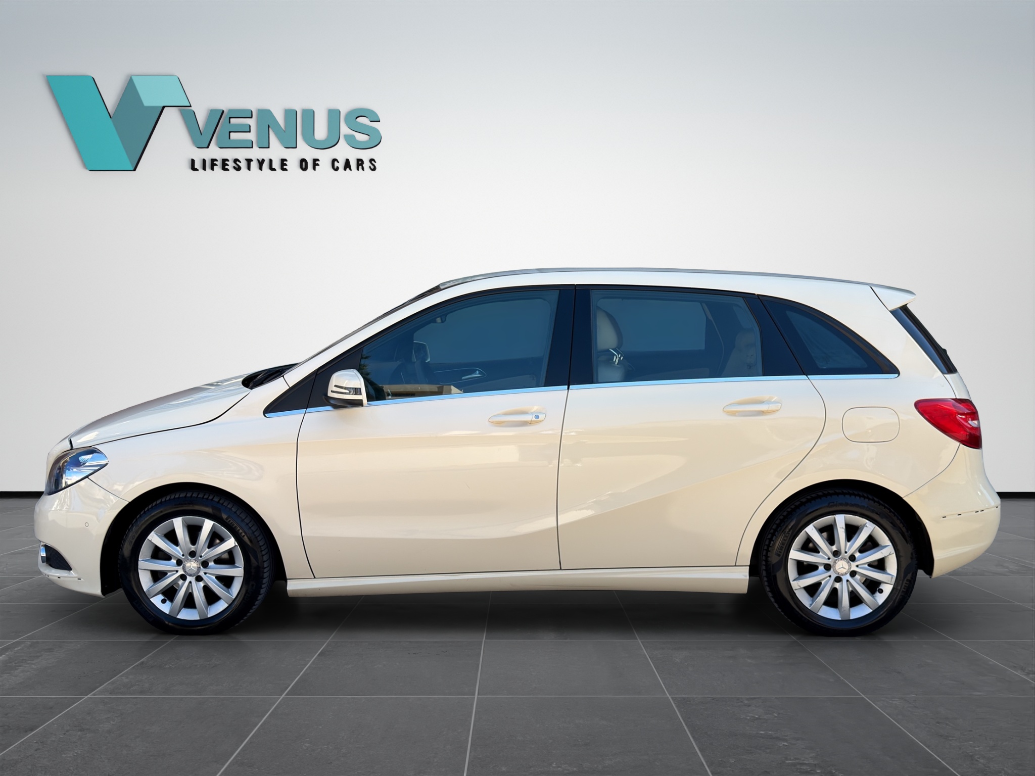 Mercedes-Benz B180 CDI Diesel 2014 - 8
