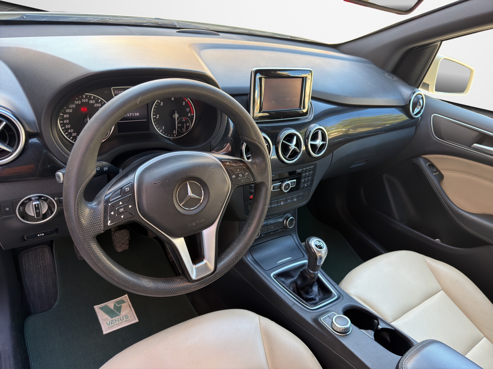 Mercedes-Benz B180 CDI Diesel 2014 - 12