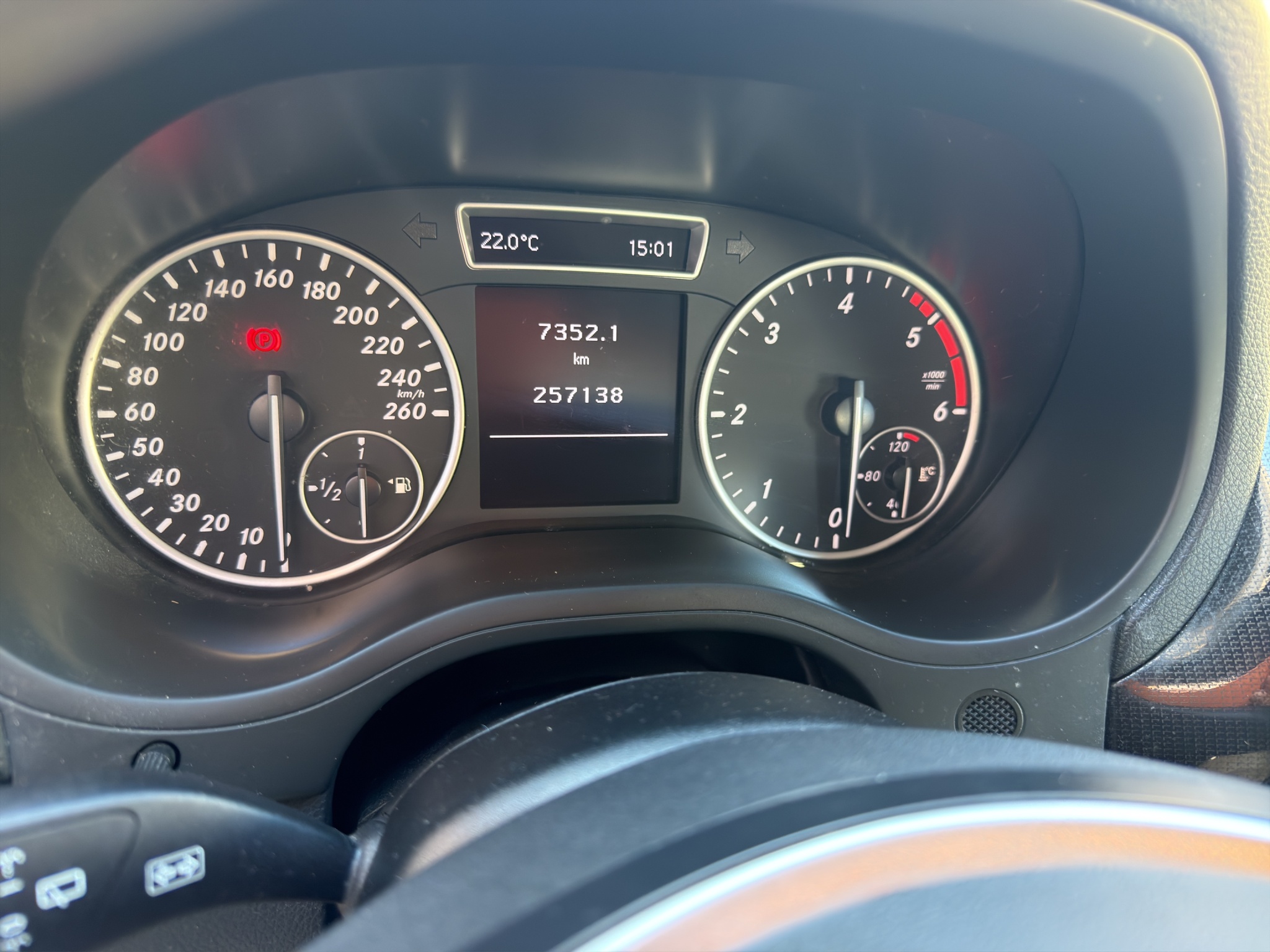 Mercedes-Benz B180 CDI Diesel 2014 - 13
