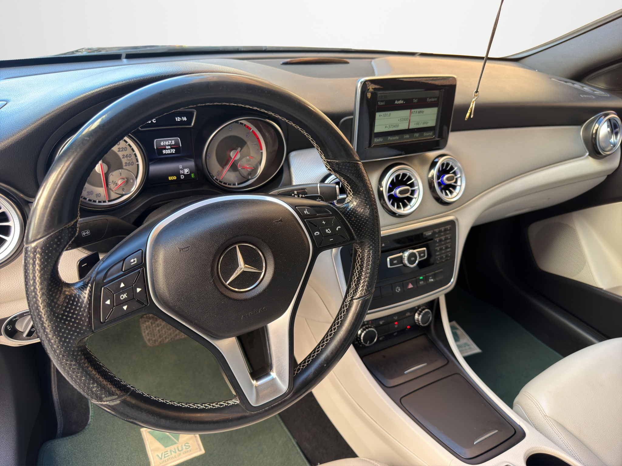 Mercedes-Benz CLA 220CDI Automatic 2014 - 12