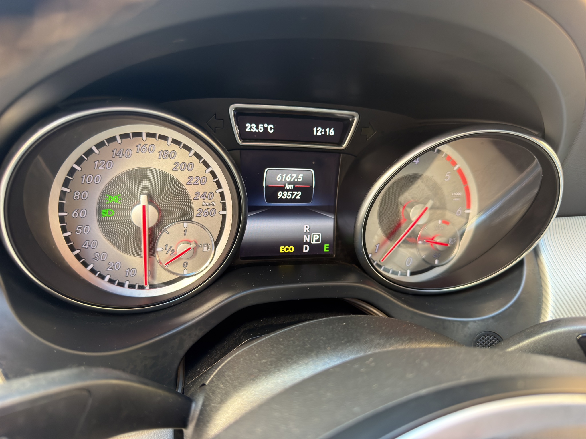 Mercedes-Benz CLA 220CDI Automatic 2014 - 13