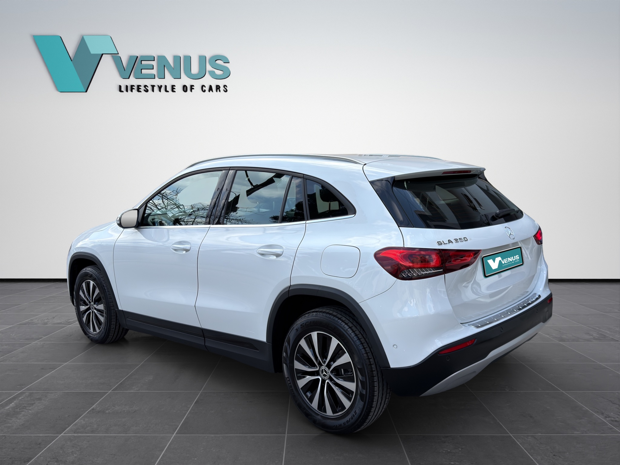 Mercedes GLA 250E Hybrid Plug-In Automatic 2022 - 3