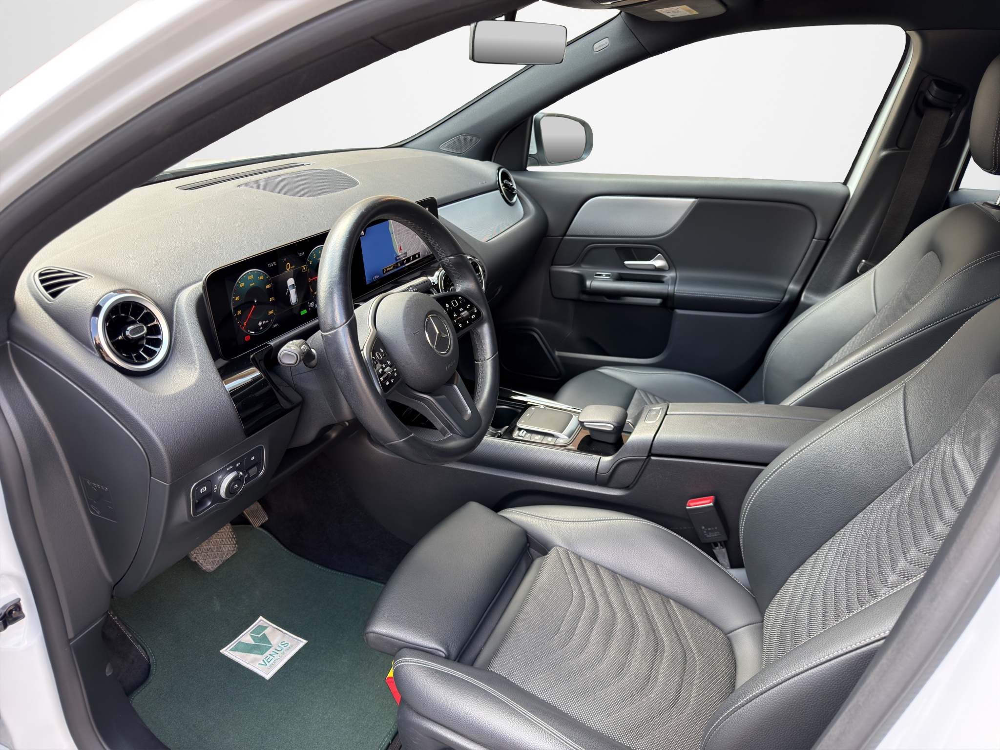 Mercedes GLA 250E Hybrid Plug-In Automatic 2022 - 10