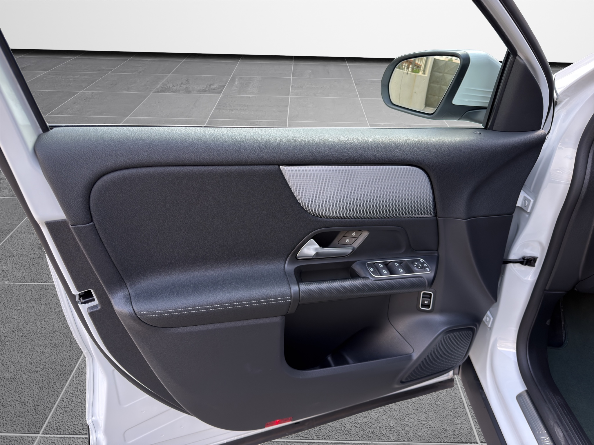 Mercedes GLA 250E Hybrid Plug-In Automatic 2022 - 13