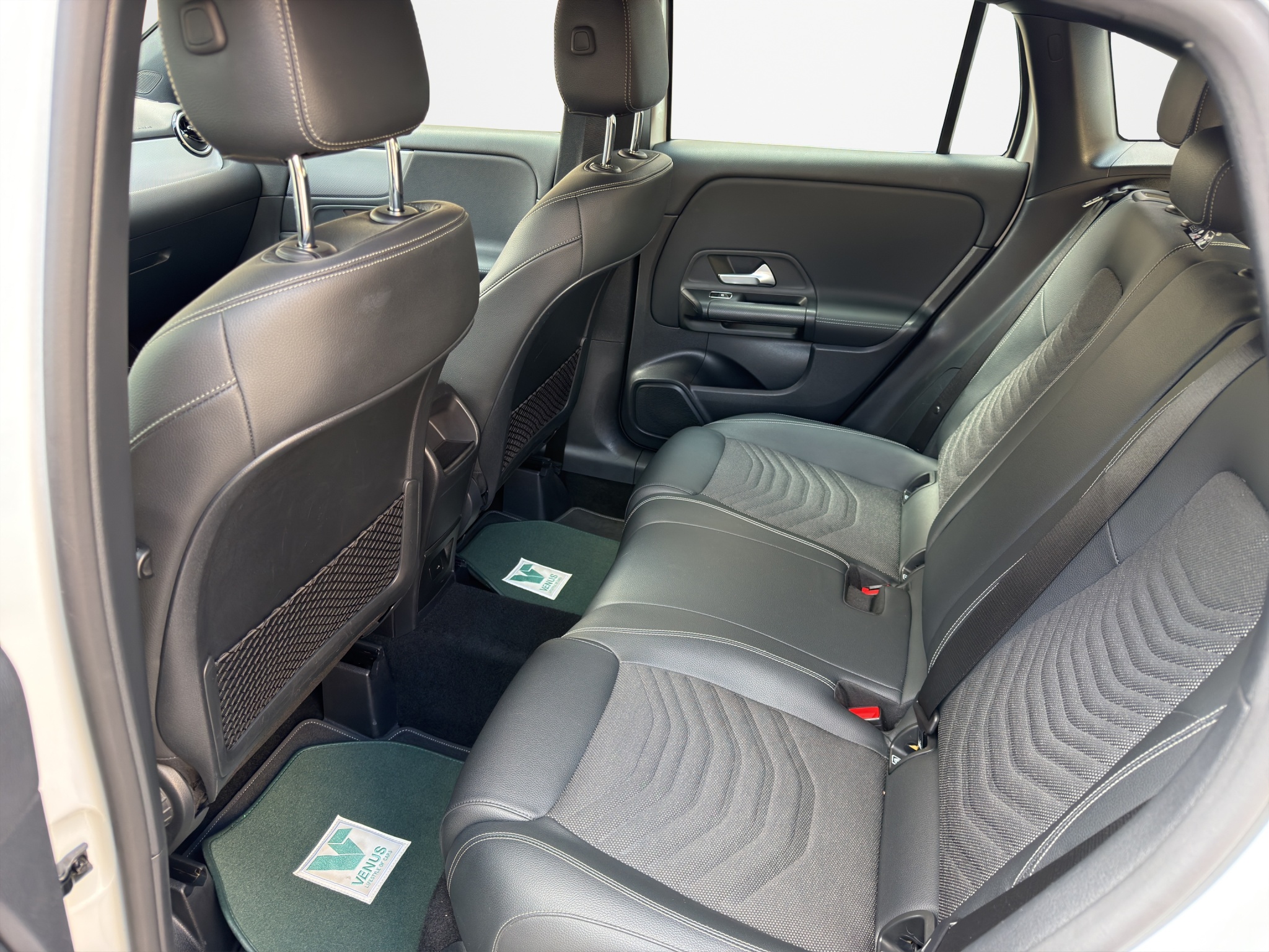 Mercedes GLA 250E Hybrid Plug-In Automatic 2022 - 14