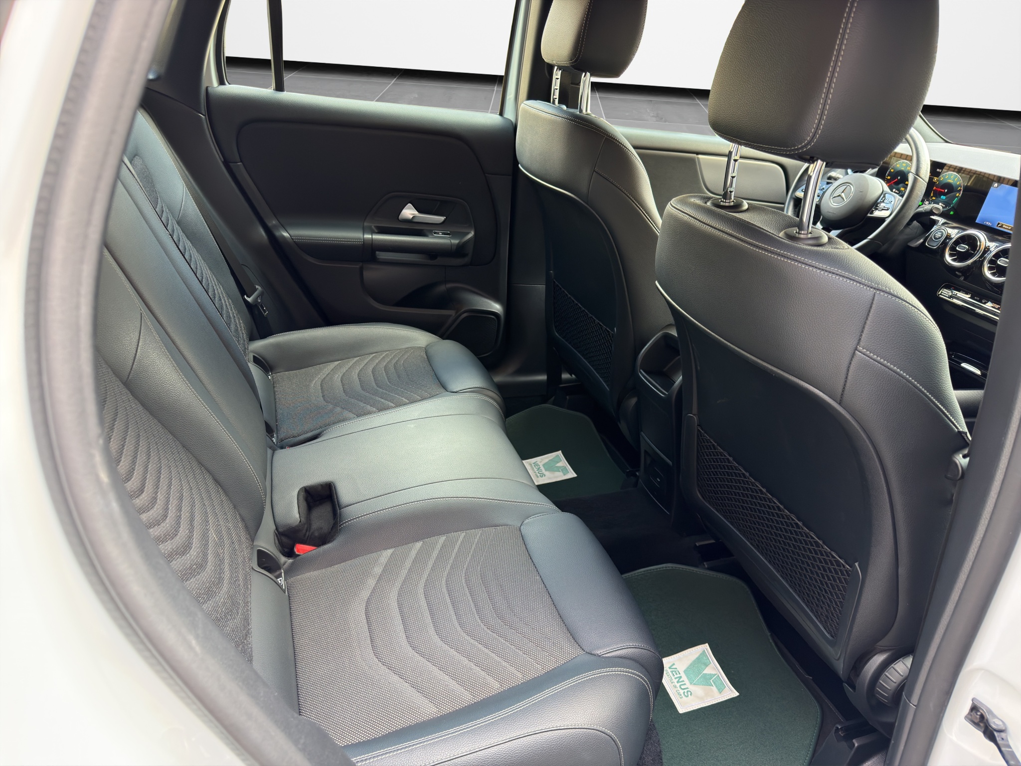 Mercedes GLA 250E Hybrid Plug-In Automatic 2022 - 19