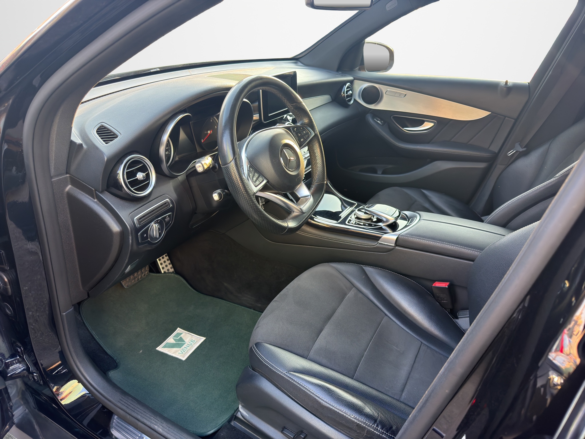 Mercedes-Benz GLC 220D 4Matic Automatic Diesel 2017 - 11