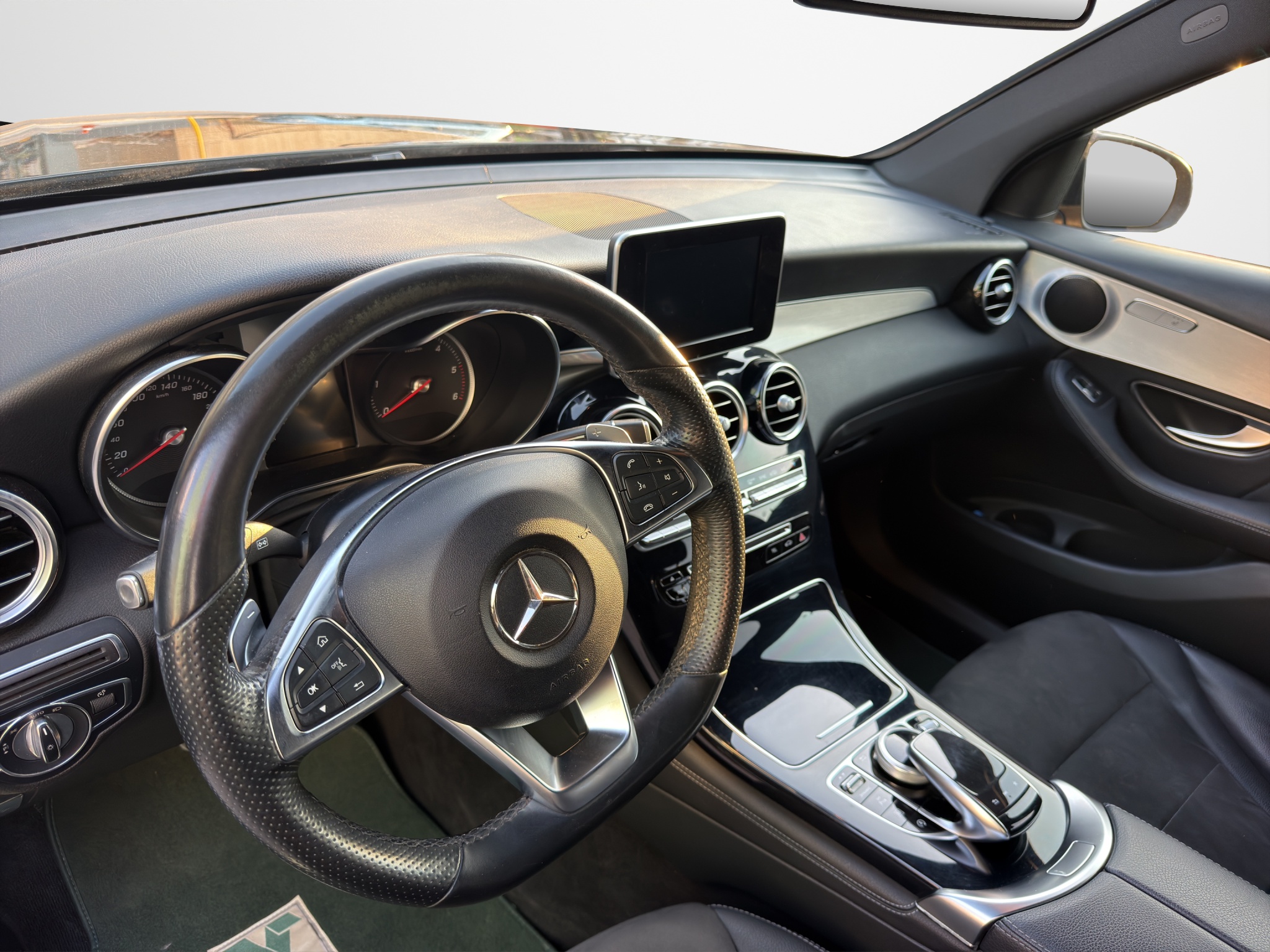 Mercedes-Benz GLC 220D 4Matic Automatic Diesel 2017 - 12