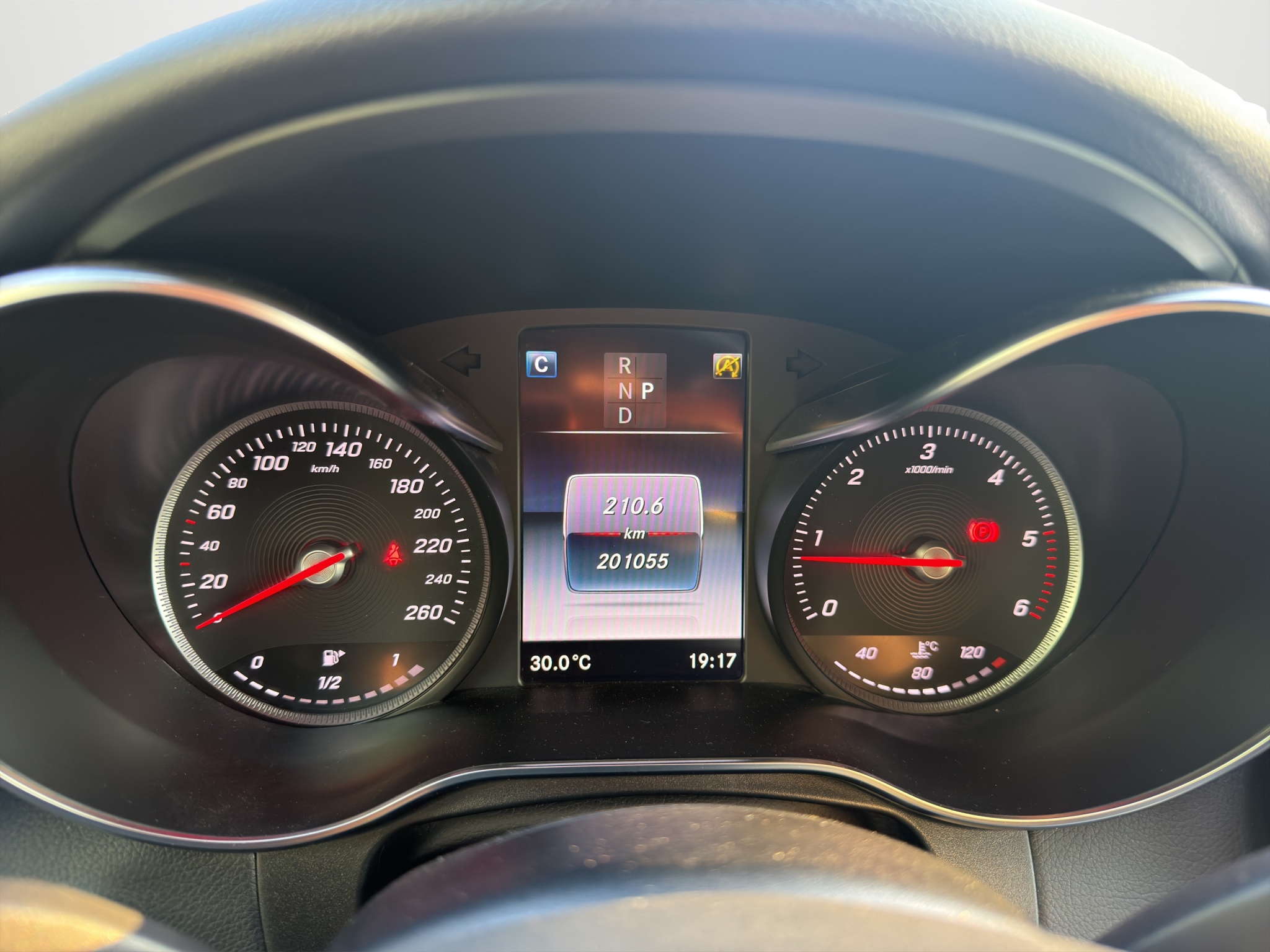 Mercedes-Benz GLC 220D 4Matic Automatic Diesel 2017 - 13