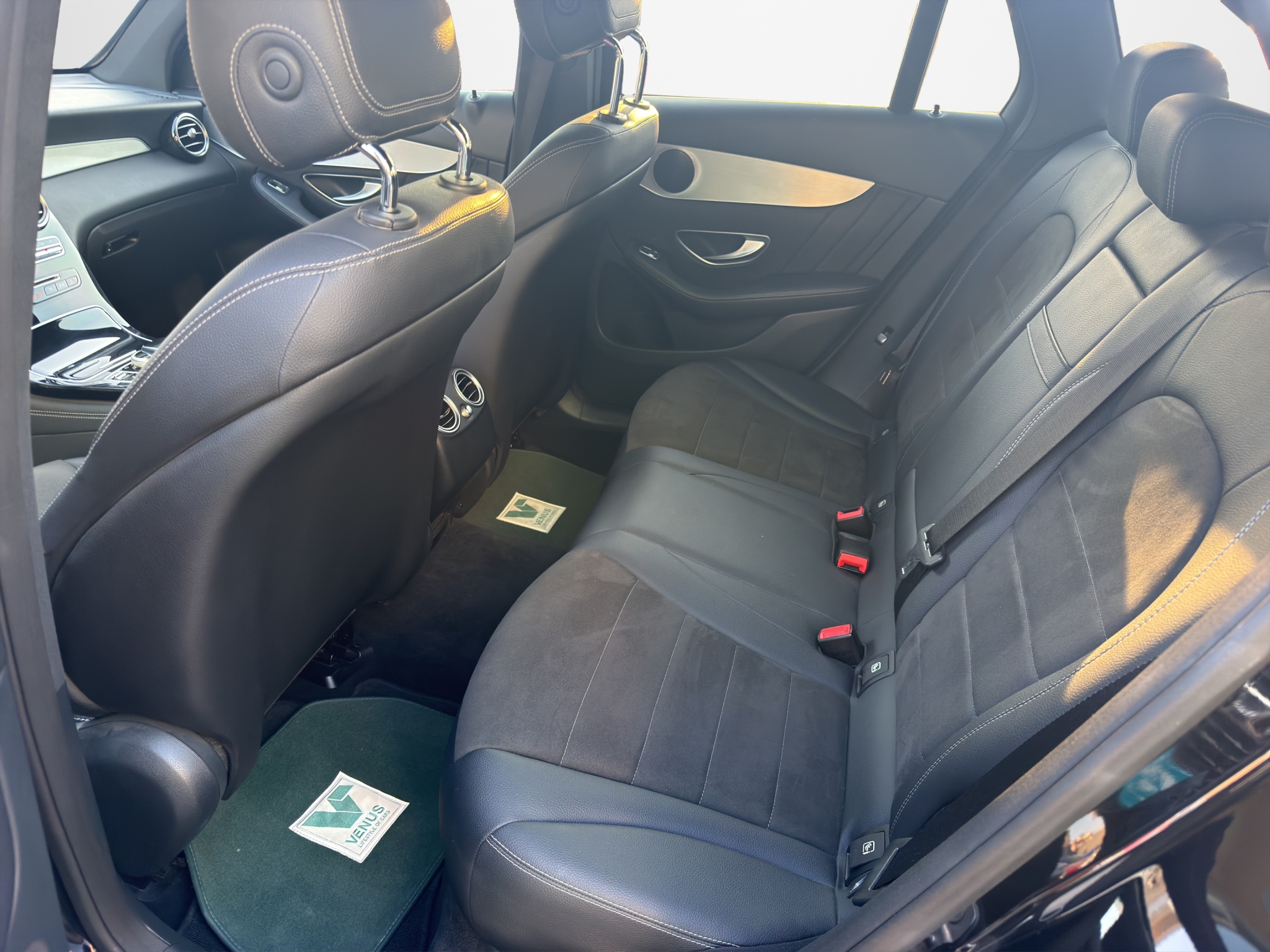 Mercedes-Benz GLC 220D 4Matic Automatic Diesel 2017 - 15