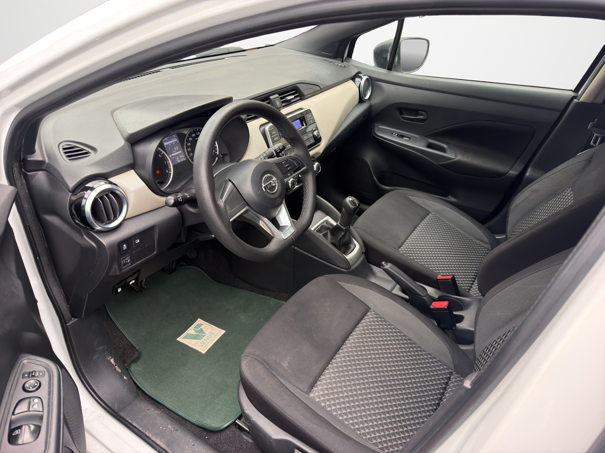Nissan Micra 1.0 2019 - 10