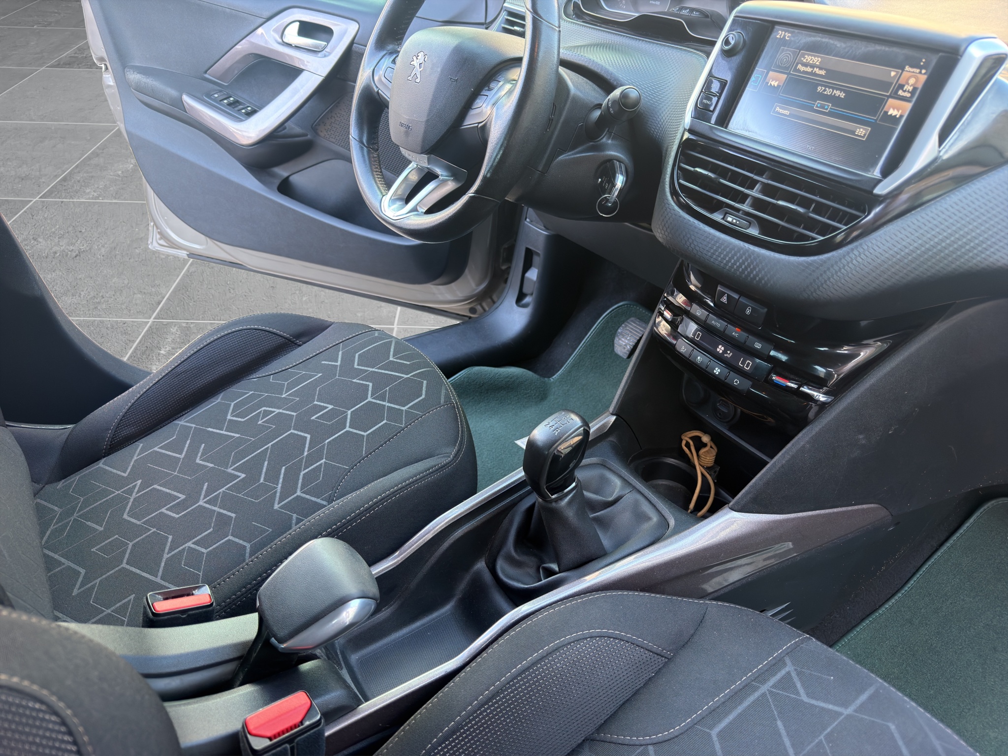 Peugeot 2008 1.6 BlueHDi Diesel 2015 - 18