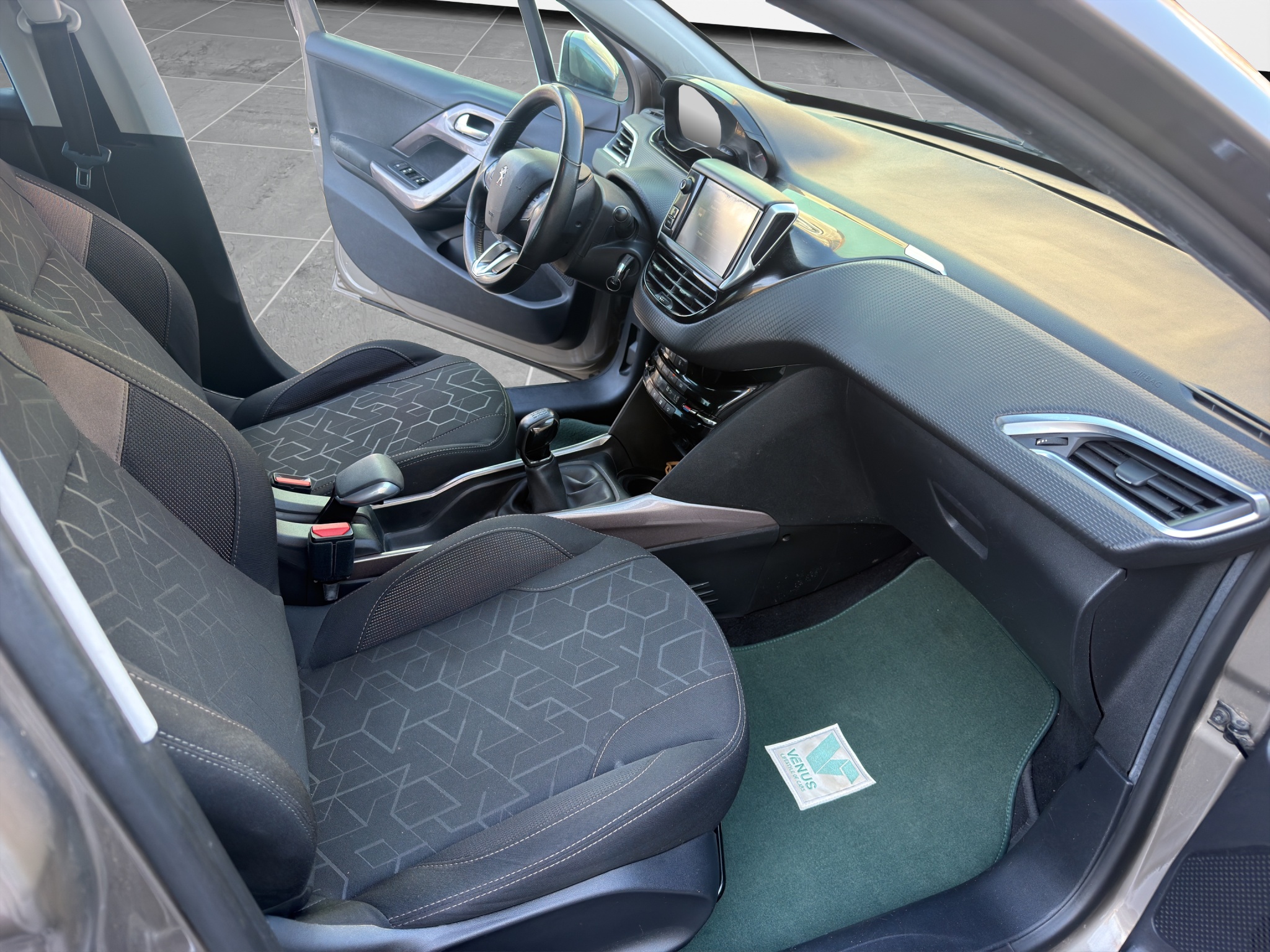 Peugeot 2008 1.6 BlueHDi Diesel 2015 - 19