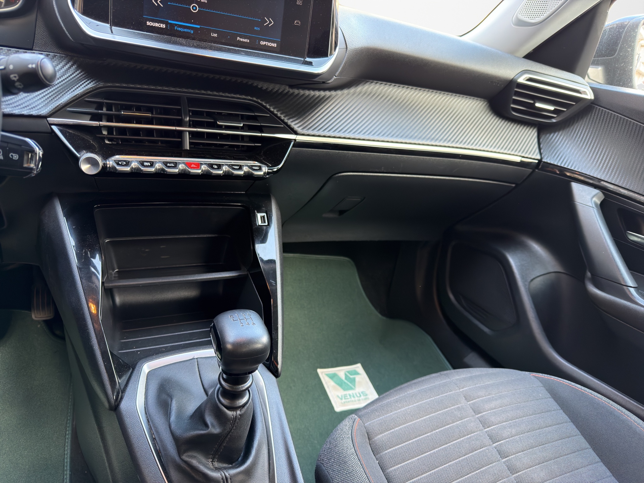 Peugeot 2008 BlueHDI 1.5 Diesel 2020 - 18