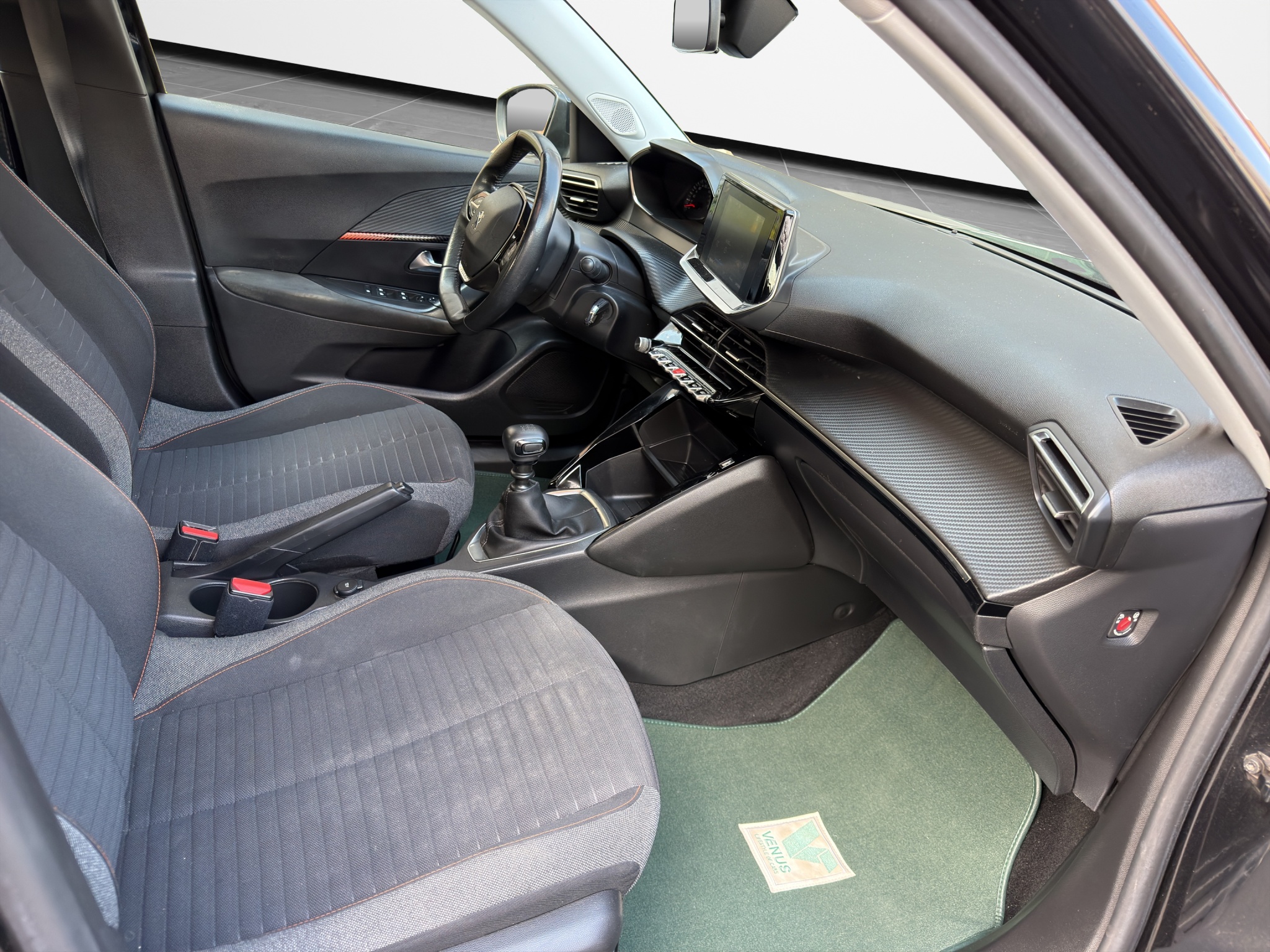 Peugeot 2008 BlueHDI 1.5 Diesel 2020 - 19