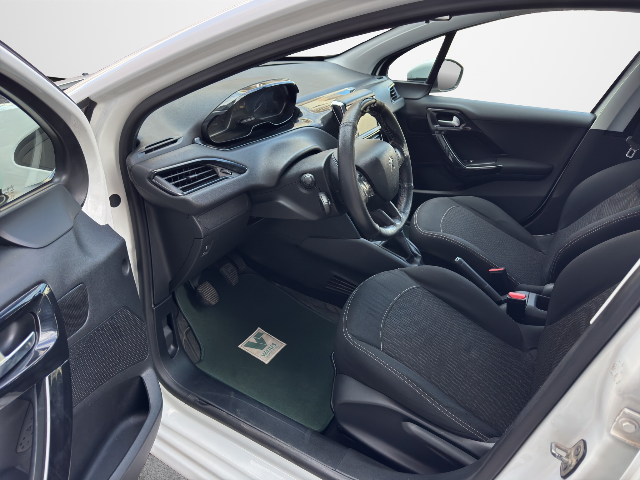 Peugeot 208 BlueHDi Diesel 2016 - 11