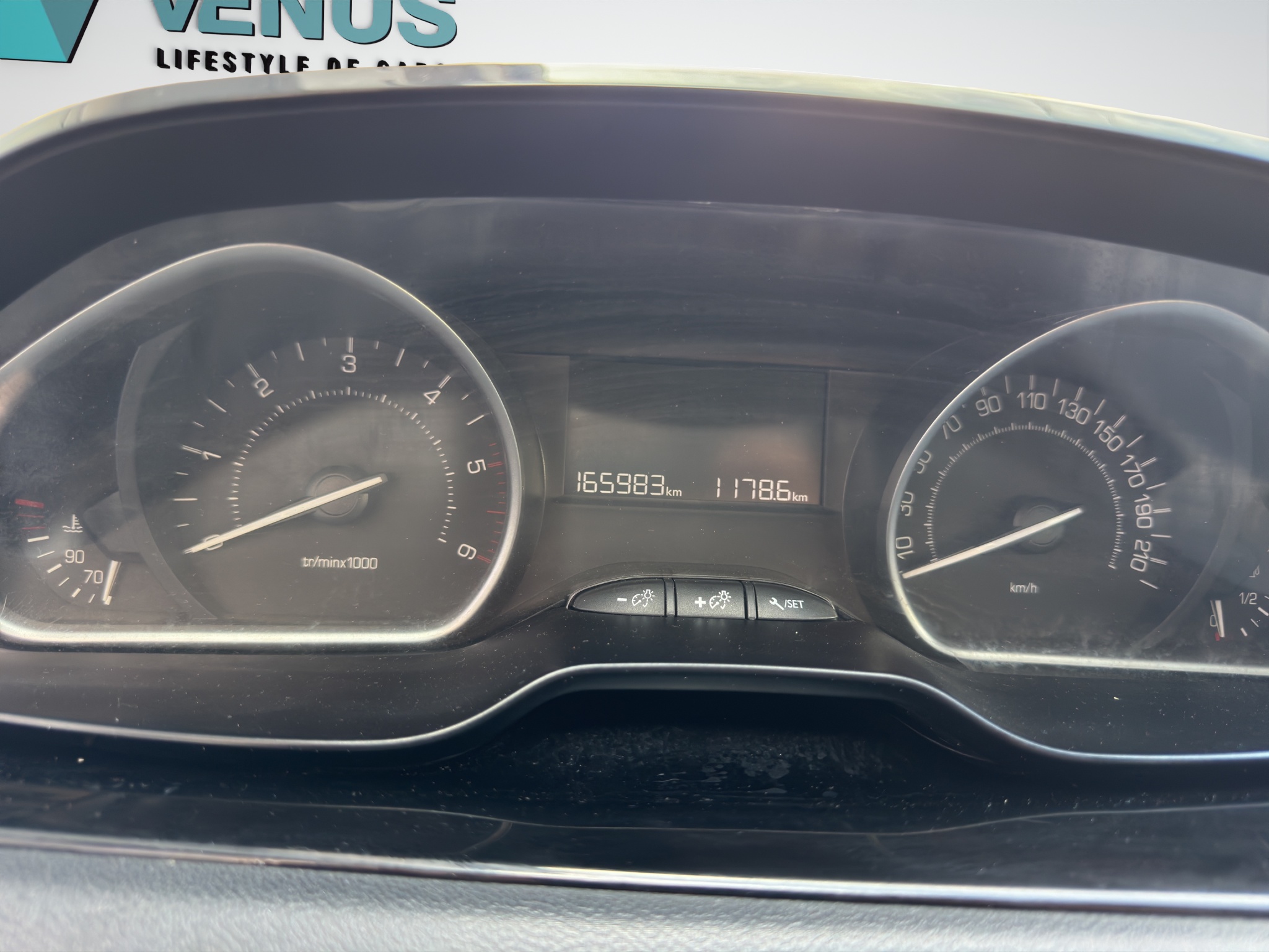 Peugeot 208 BlueHDi Diesel 2016 - 13