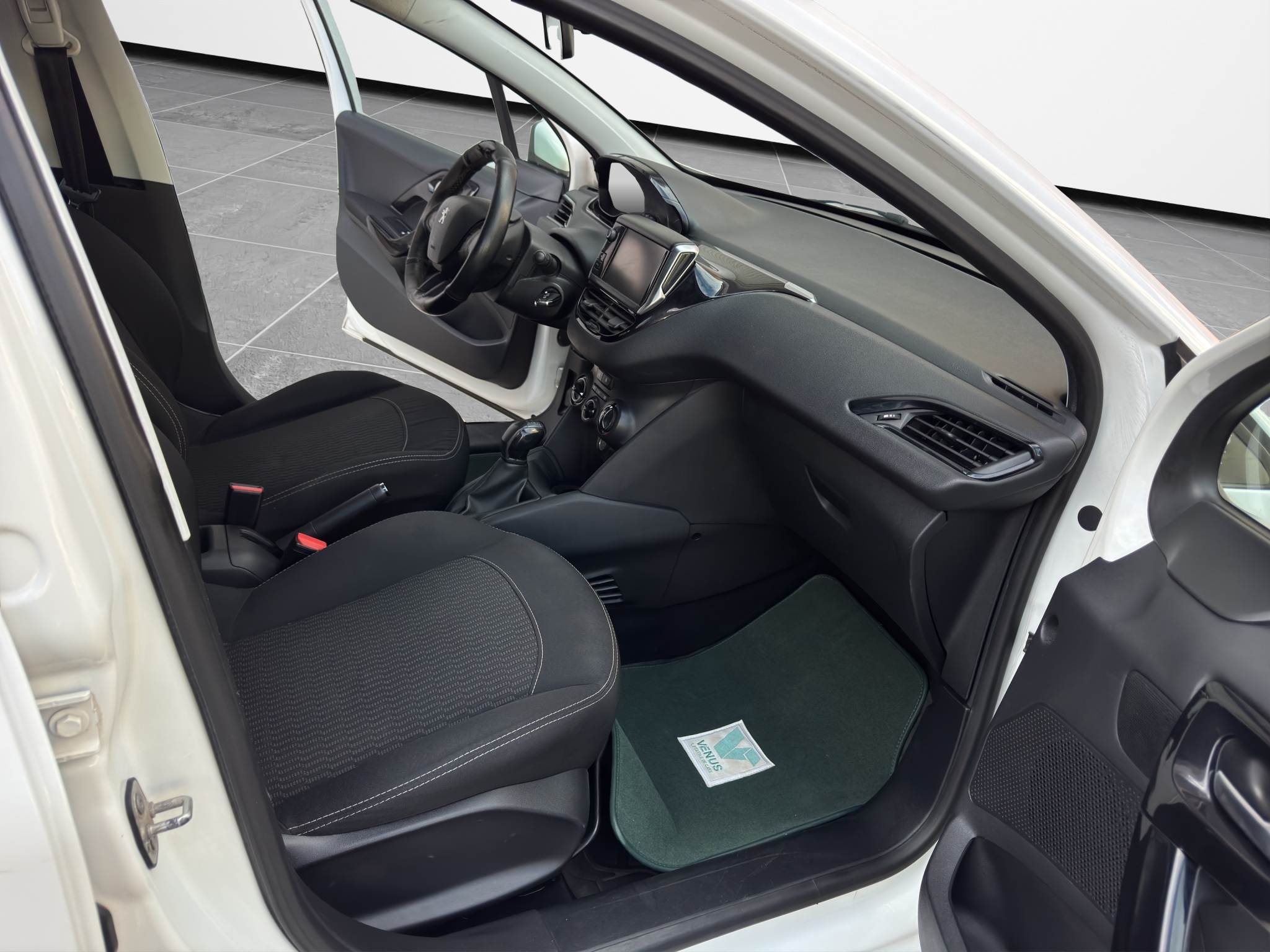 Peugeot 208 BlueHDi Diesel 2016 - 19