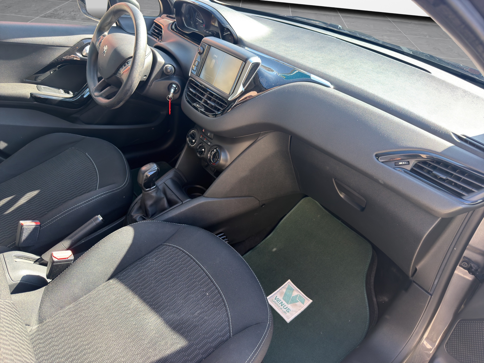 Peugeot 208 1.5 BlueHDi Diesel 2019 - 18