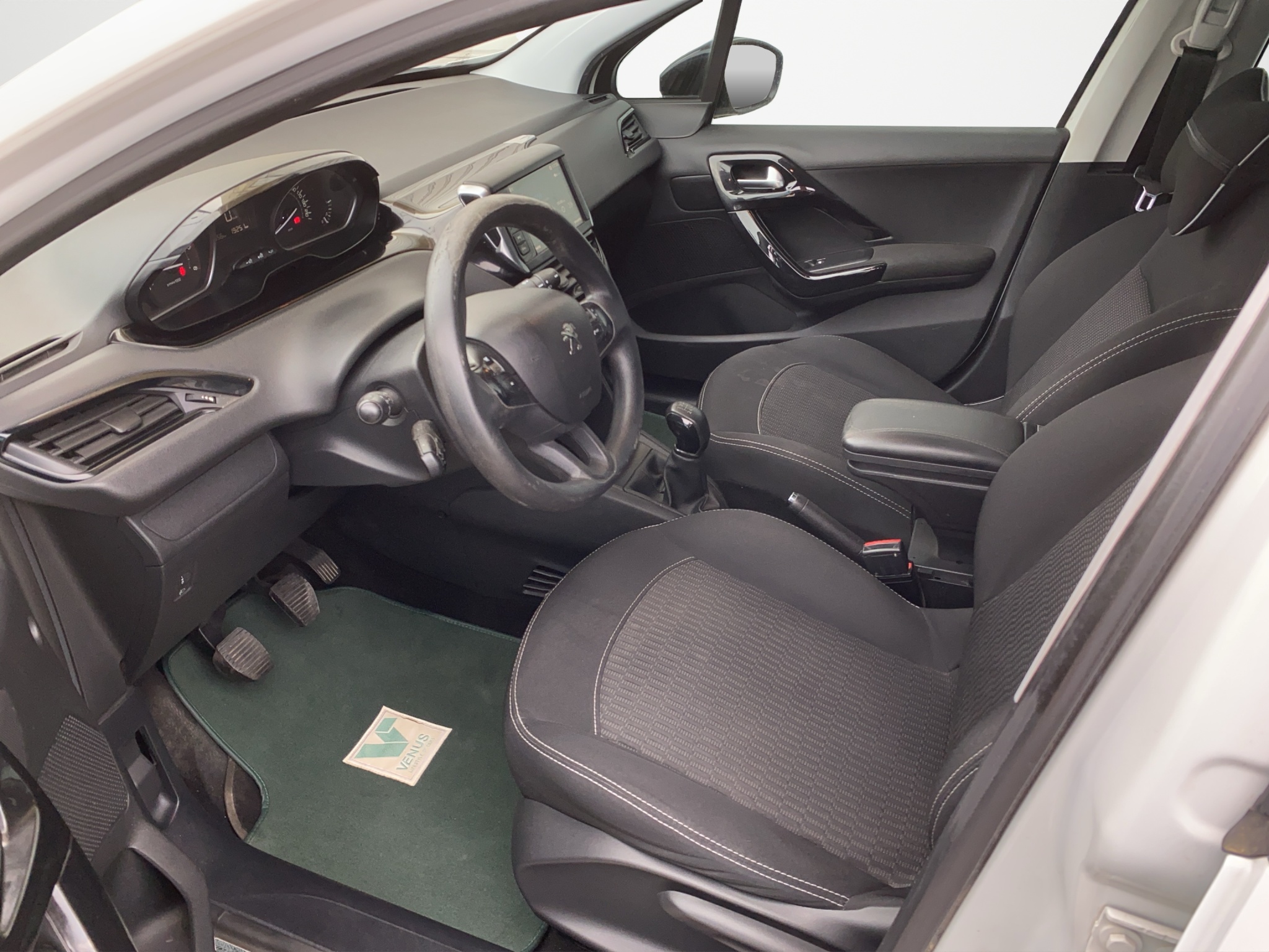 Peugeot 208 1.6 BLUEHDI Diesel 2018 - 11