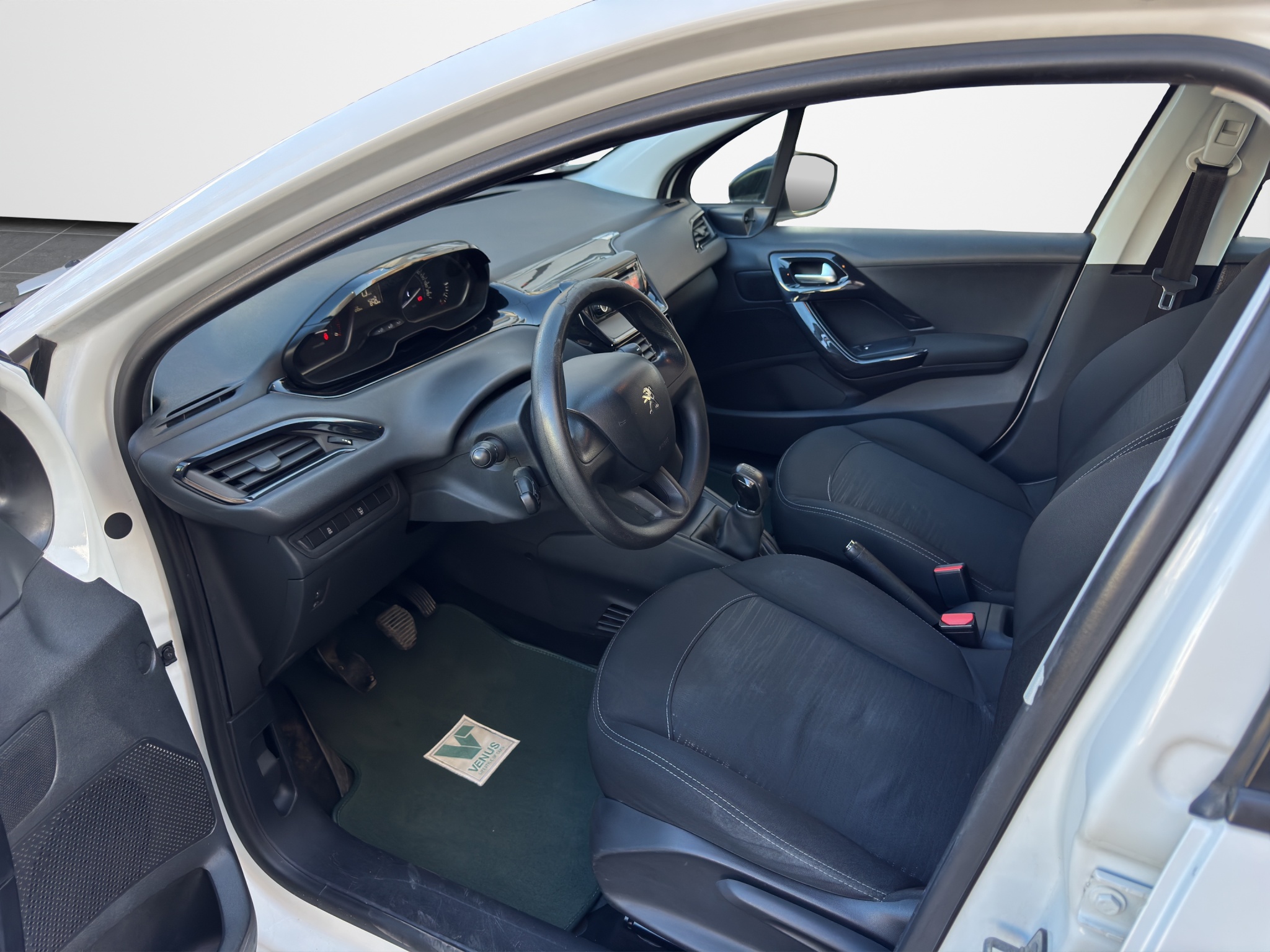 Peugeot 208 BlueHDi Diesel 2016 - 11