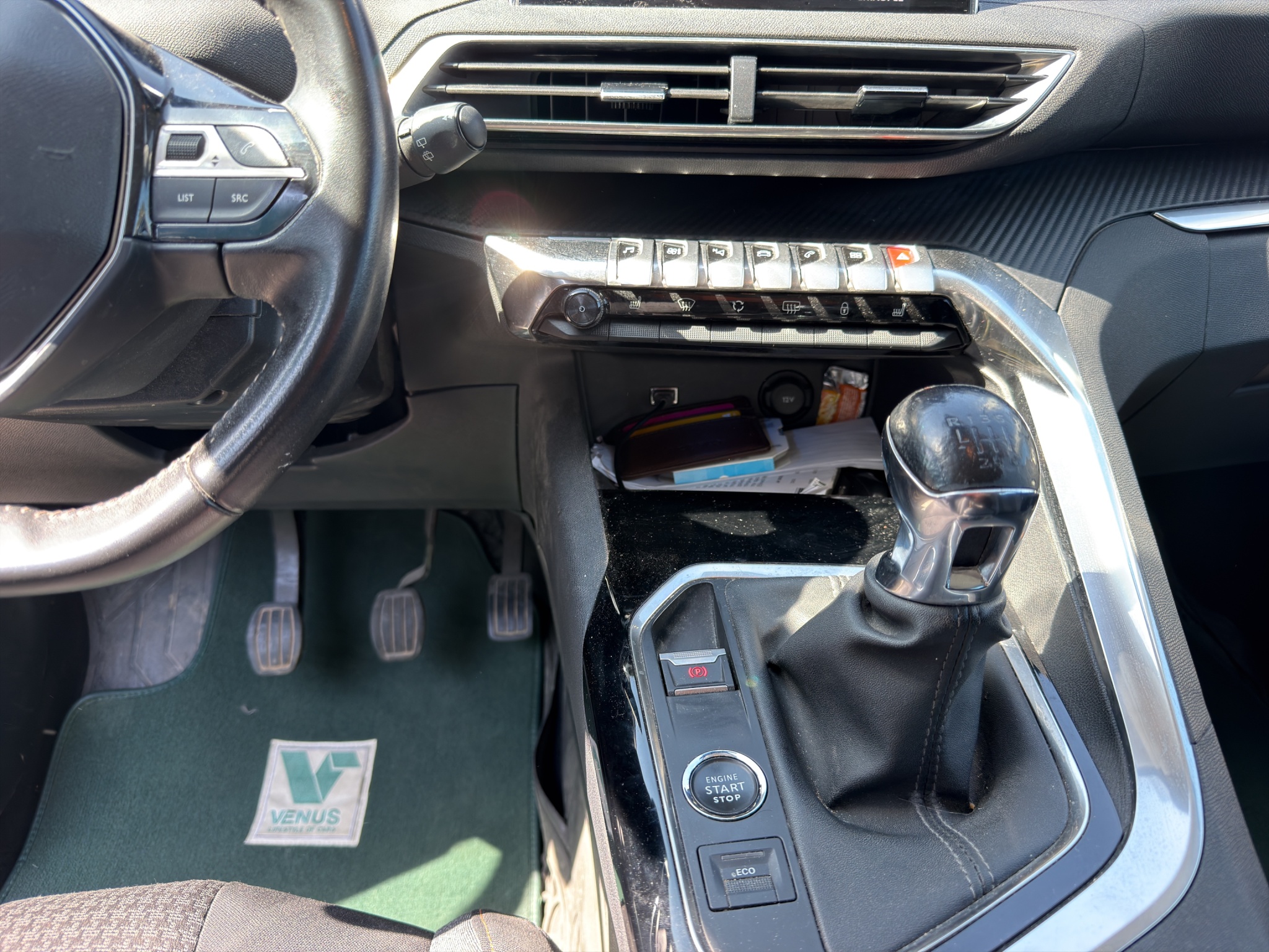 Peugeot 3008 Active 1.2 PureTech 2021 - 17