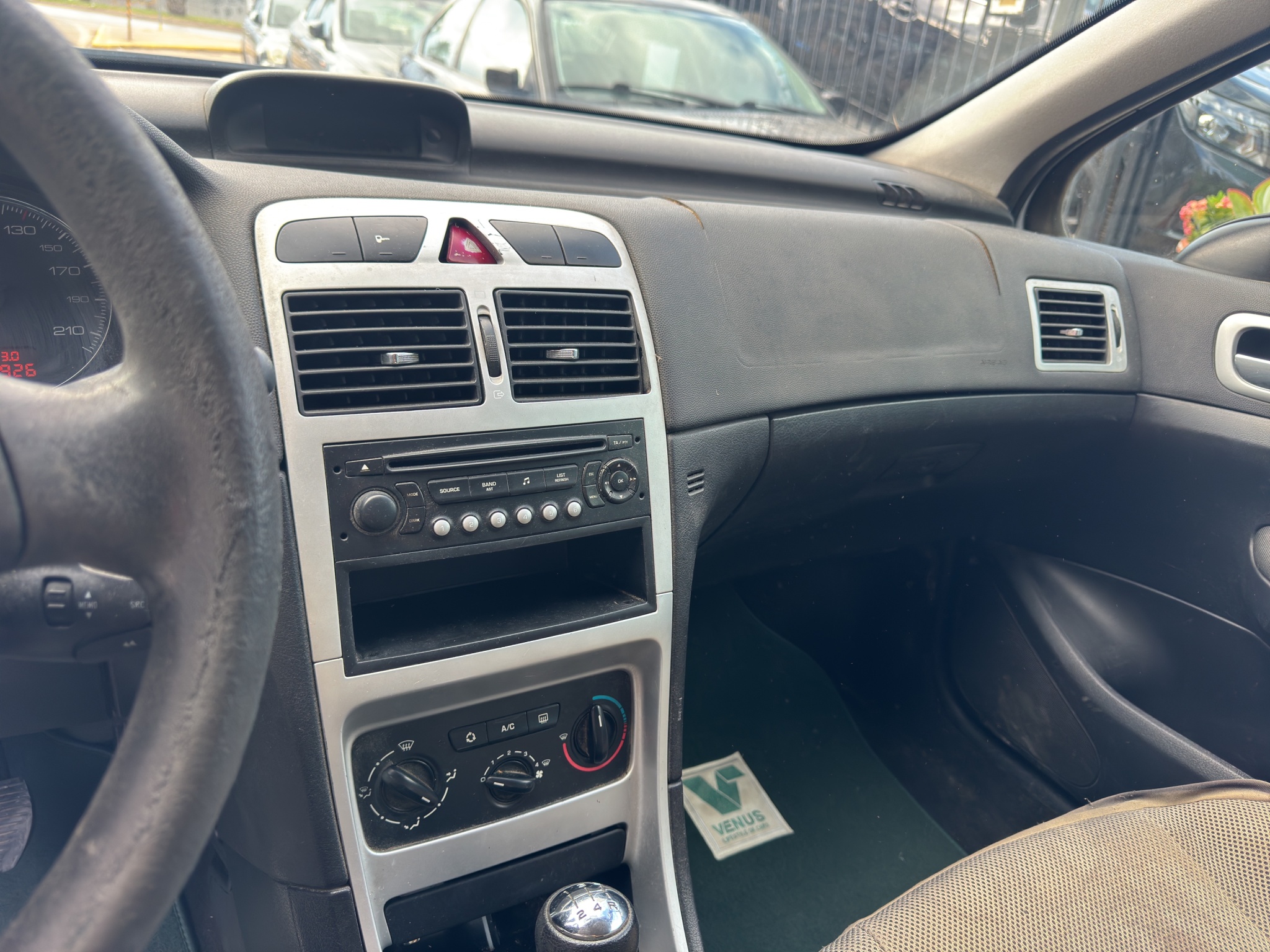 Peugeot 307 1.4  Privillege 2007  - 8