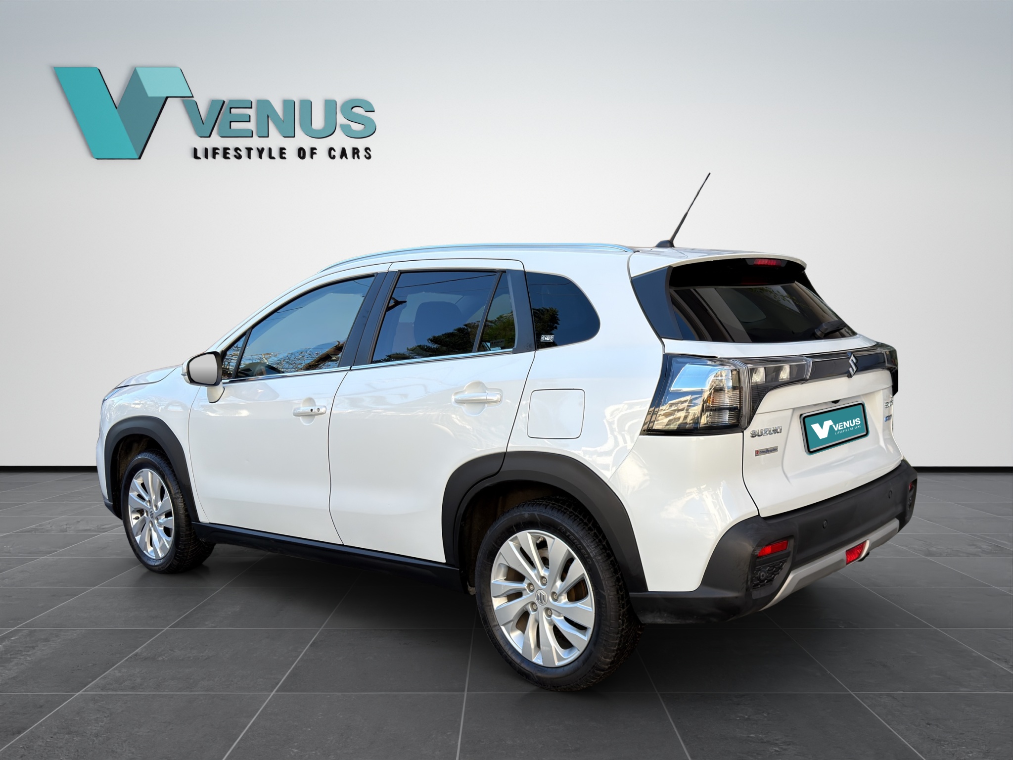 Suzuki SX4 S-Cross Strong Hybrid Automatic GL+ 2022 - 3