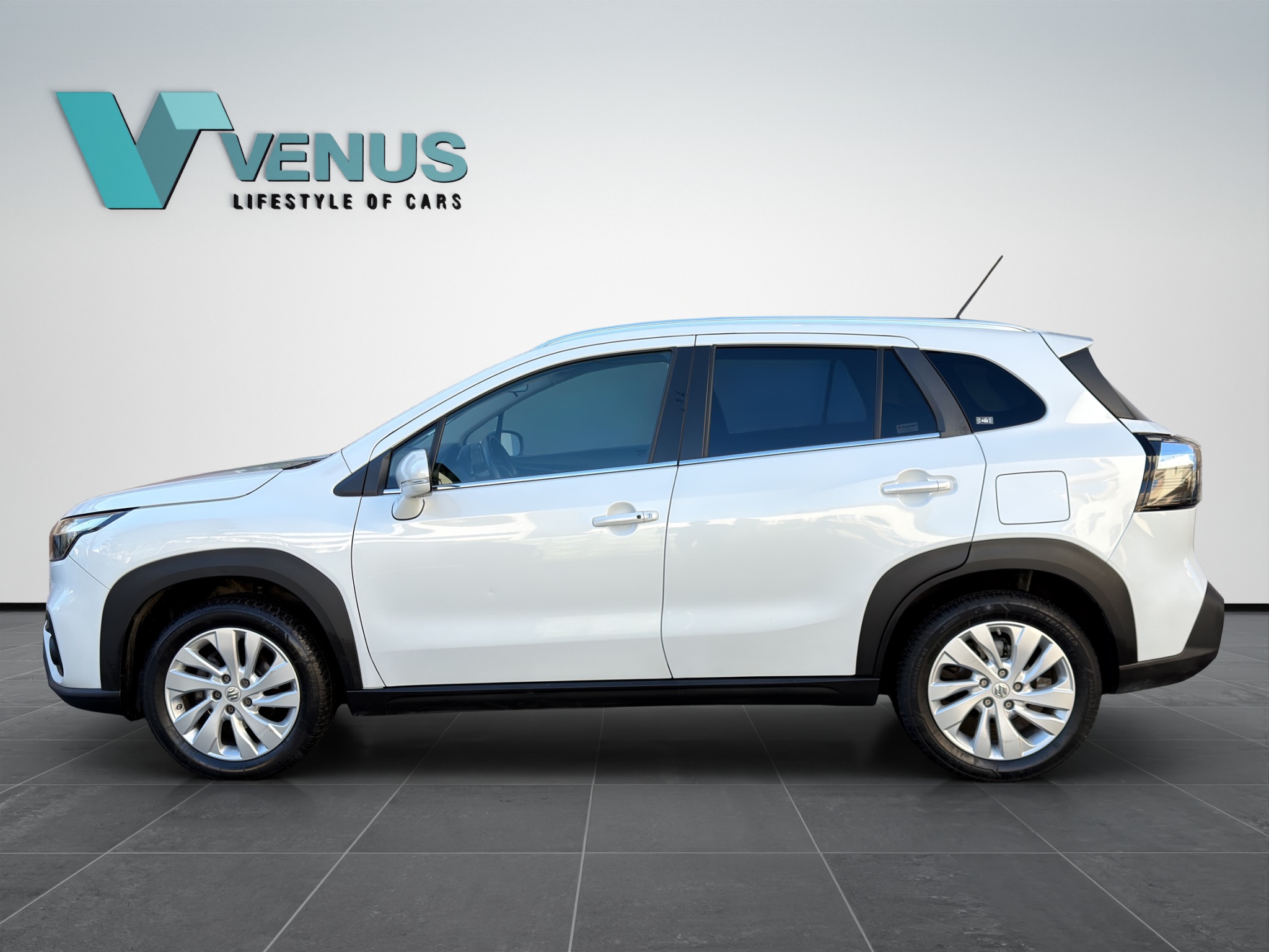 Suzuki SX4 S-Cross Strong Hybrid Automatic GL+ 2022 - 8