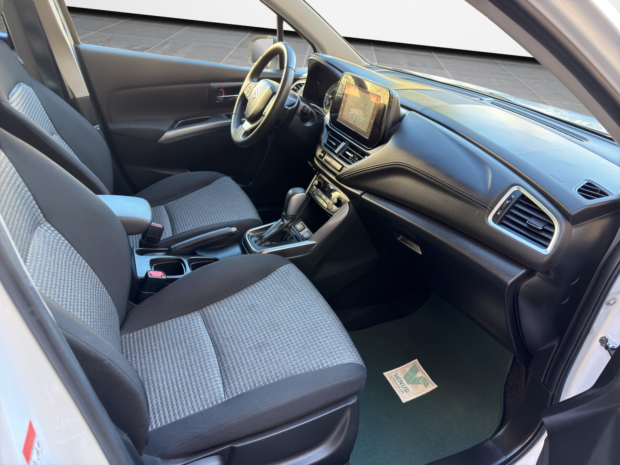 Suzuki SX4 S-Cross Strong Hybrid Automatic GL+ 2022 - 18