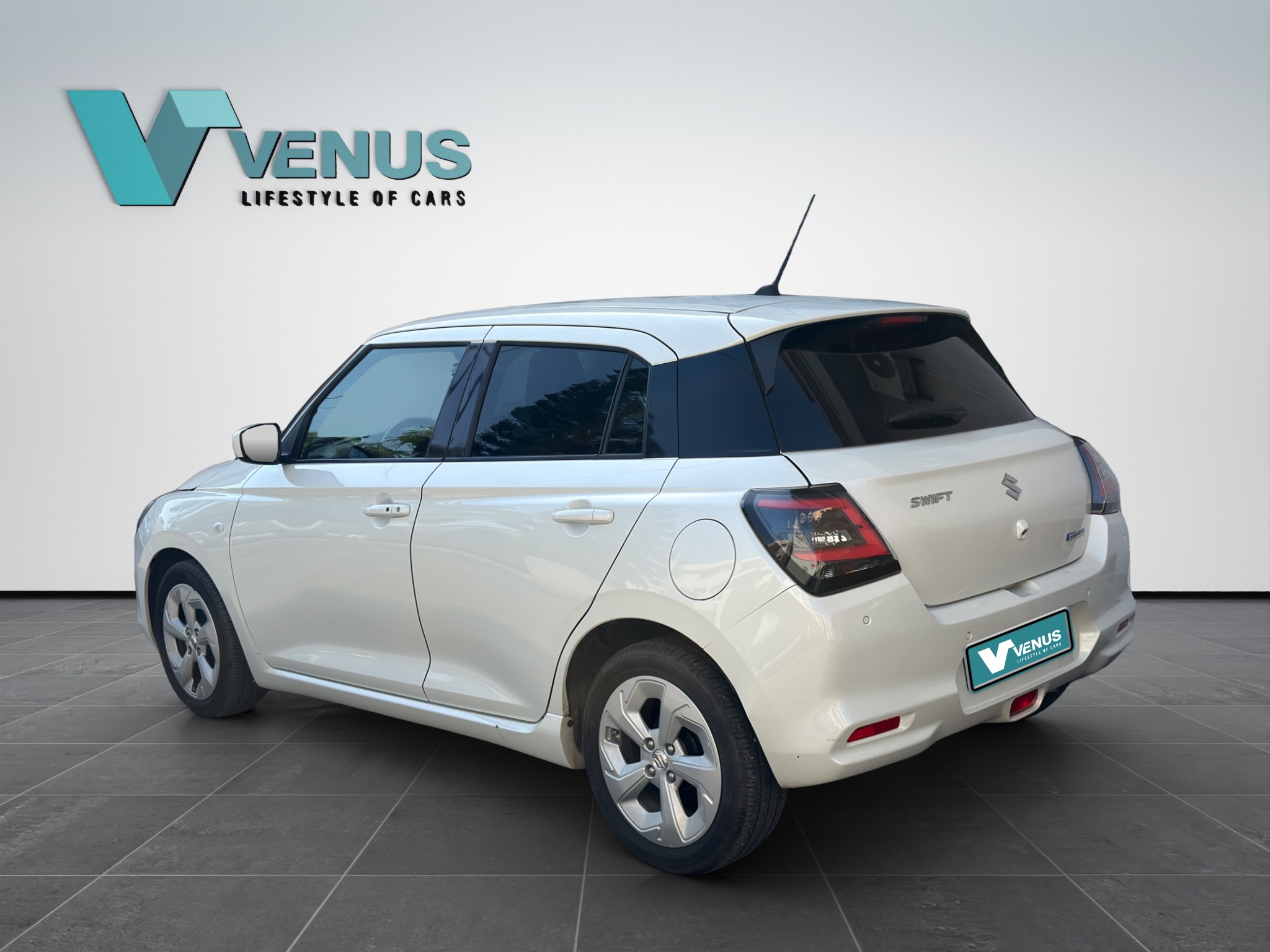 Suzuki Swift Hybrid CVT Automatic 2025 - 3
