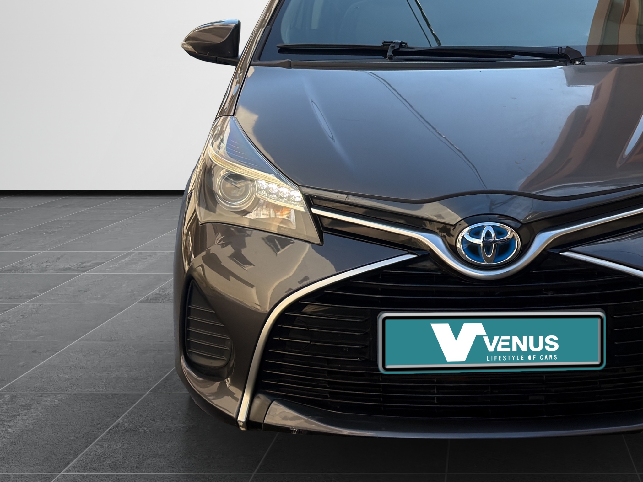 Toyota Yaris Hybrid 1.5 VVT-i Automatic 2015 - 9