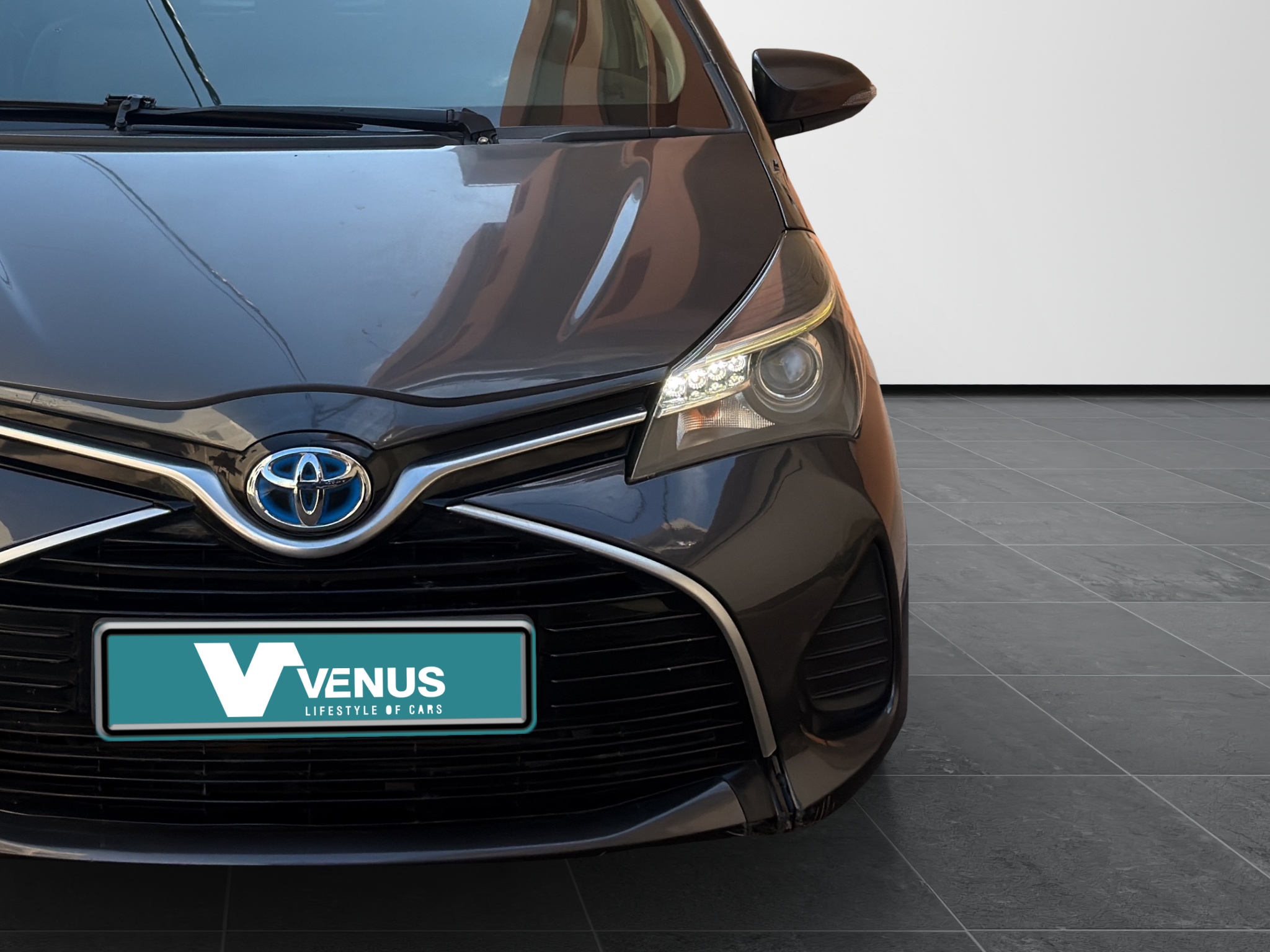 Toyota Yaris Hybrid 1.5 VVT-i Automatic 2015 - 10