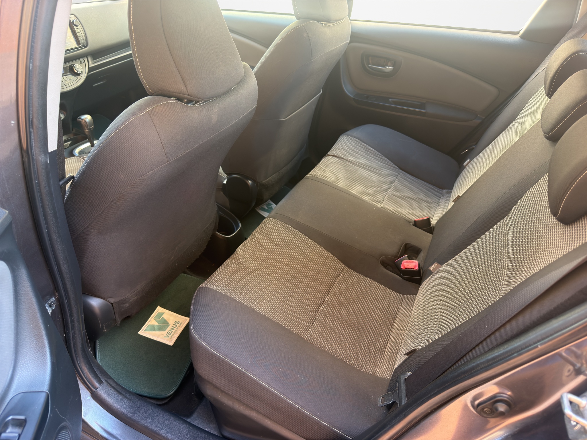 Toyota Yaris Hybrid 1.5 VVT-i Automatic 2015 - 15