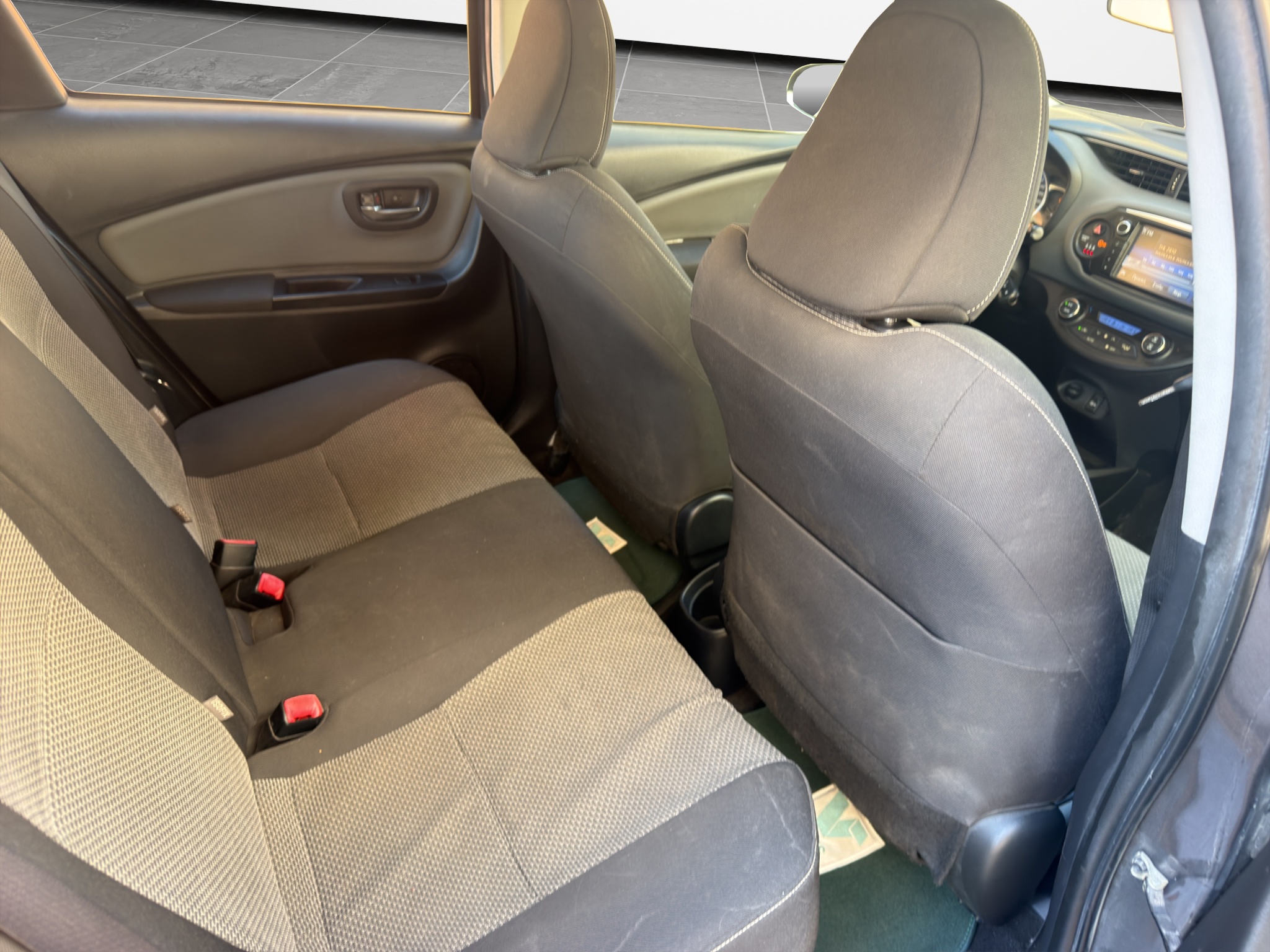 Toyota Yaris Hybrid 1.5 VVT-i Automatic 2015 - 20