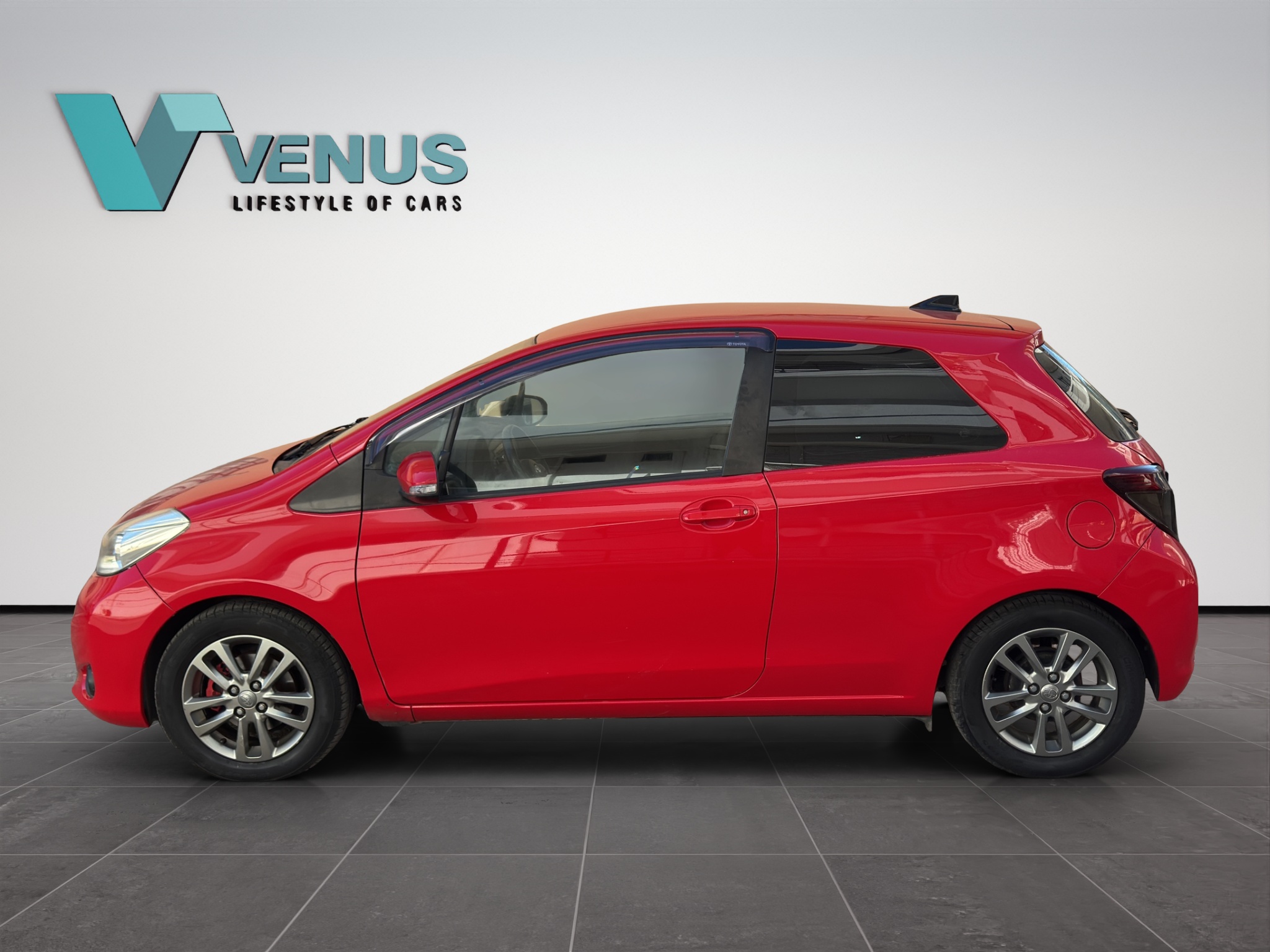 Toyota Yaris Vitz (Made in Japan) Sport Edition 1.0 2012 - 8